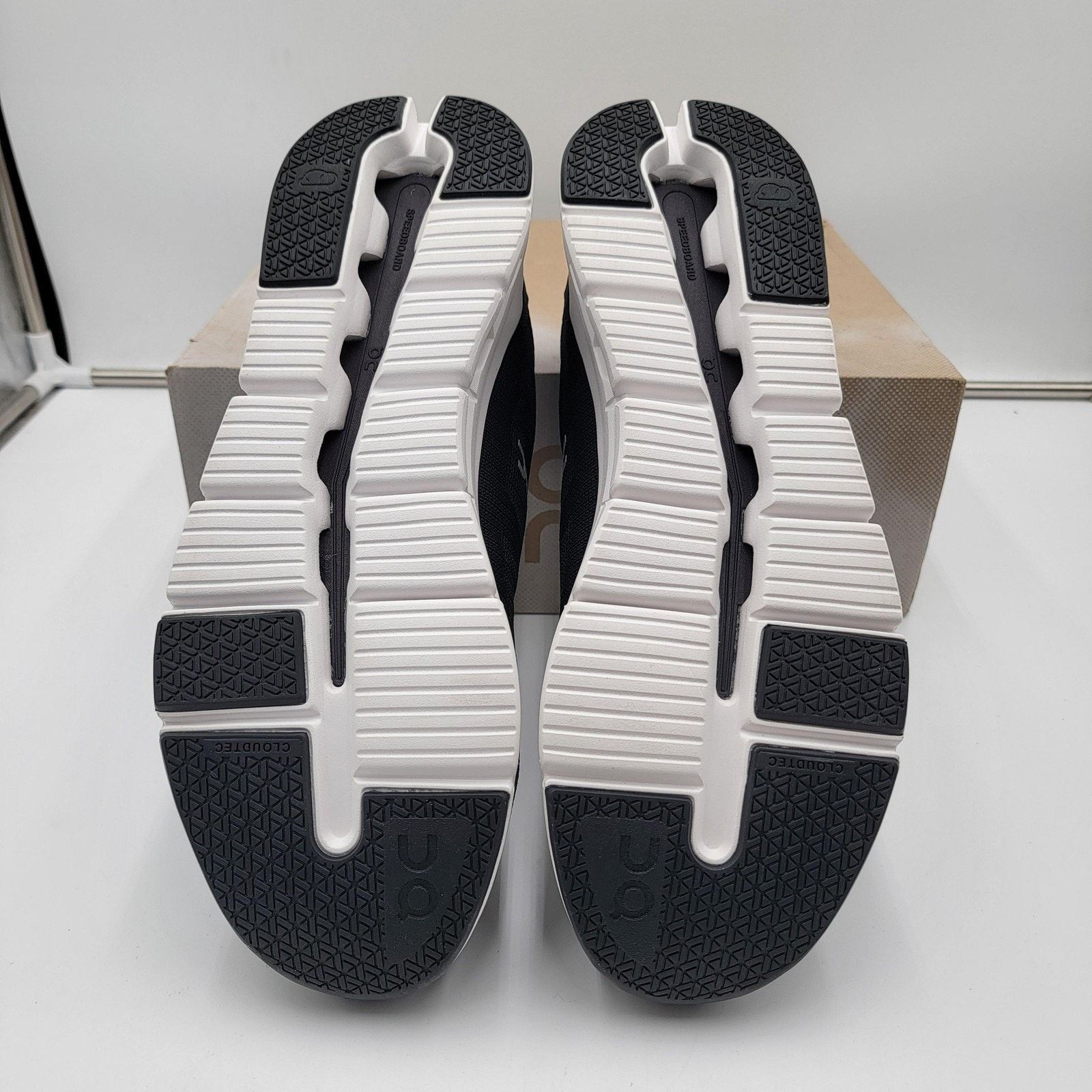 On On Cloudrift Mens Size 14 Running Athletic Sneakers Black Size US 14 / EU 47 - 6 Thumbnail
