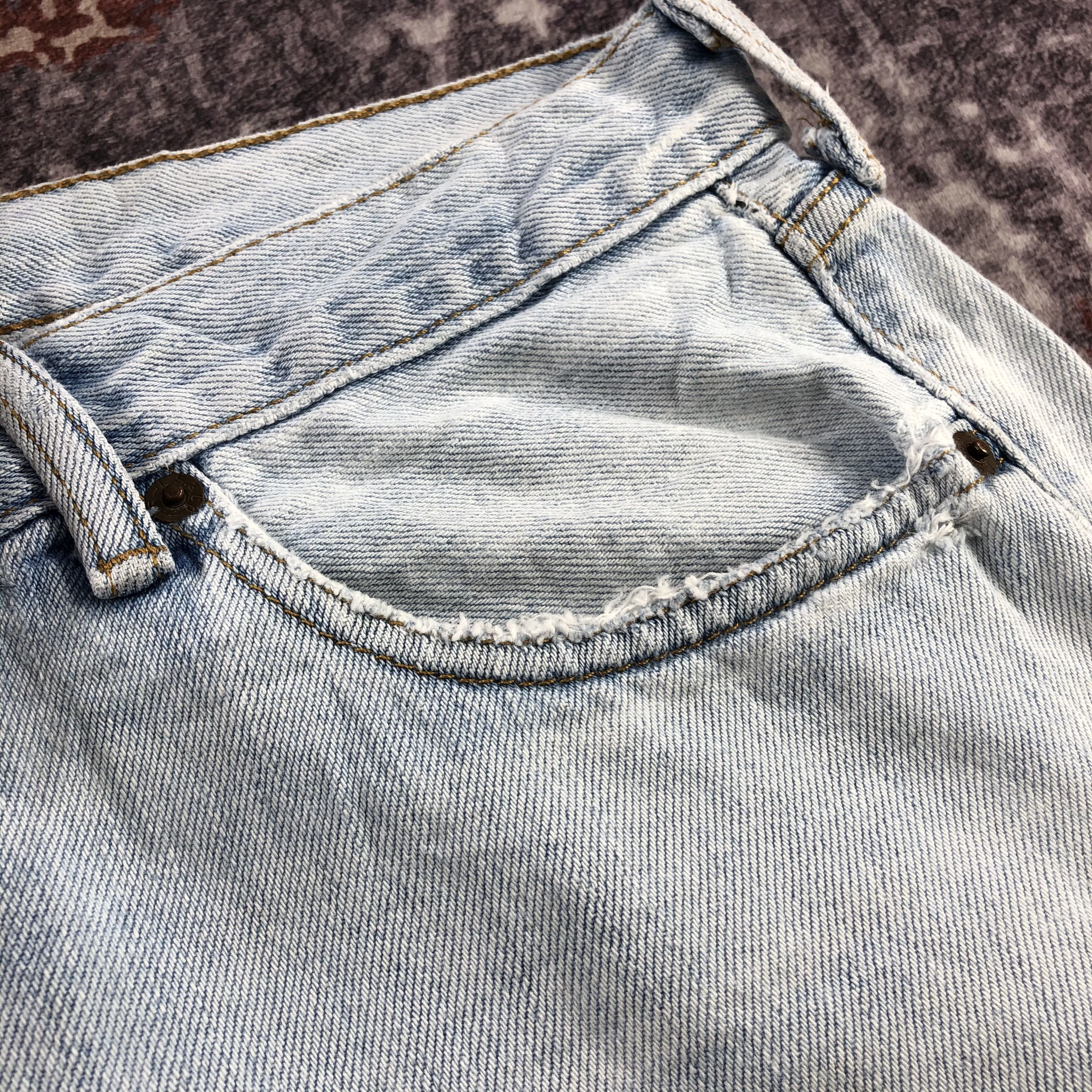 Levi's × Vintage Vintage Light Wash Levis 505 Jeans-JM3173 Size US 31 - 12 Thumbnail