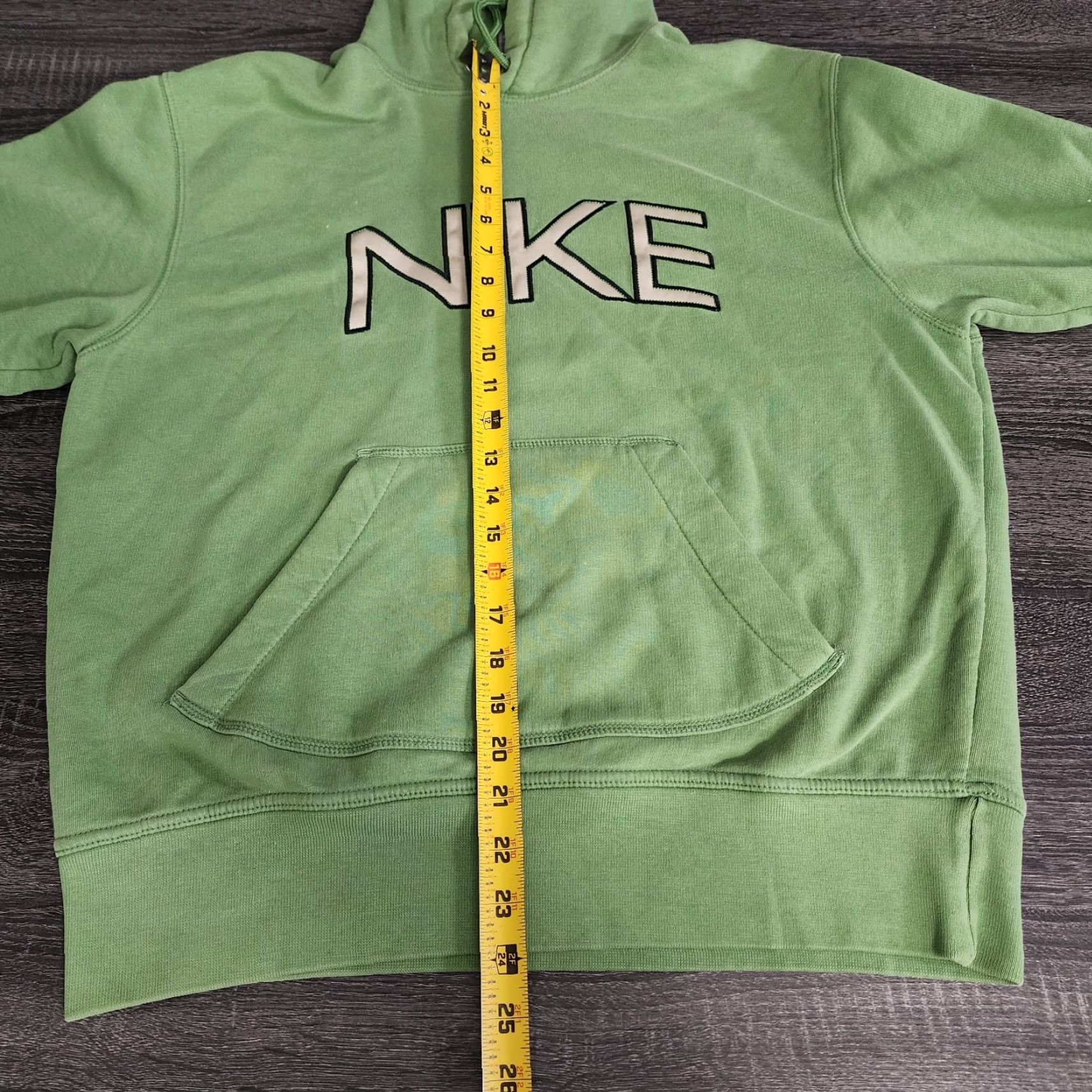 Nike VINTAGE Nike Hoodie Mens Medium Green Pullover Silver Tag Spellout Center M Mens Green Nike Hoodie Size US M / EU 48-50 / 2 - 8 Thumbnail