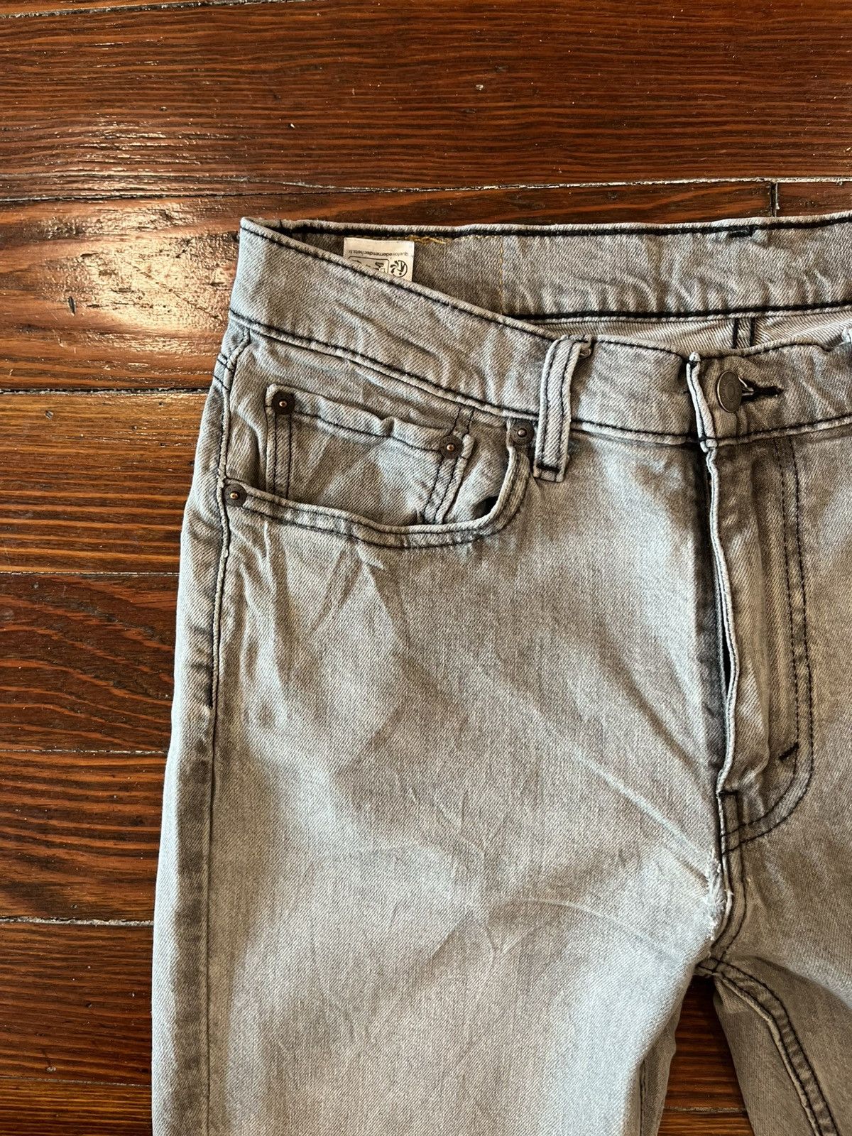 Levi's Vintage Clothing Levi’s 514 Straight Fit Grey Denim Jeans — Size 33x32 Size US 33 - 3 Thumbnail
