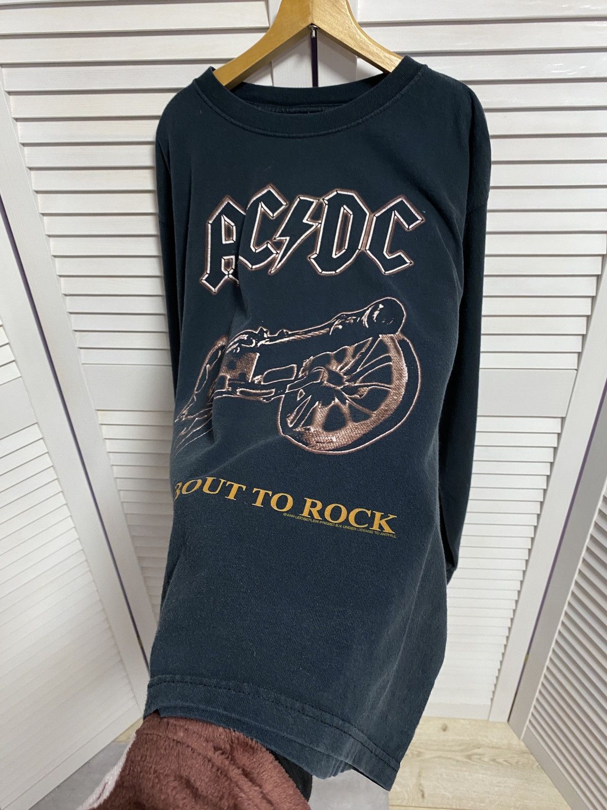 Vintage Vintage T Shirt Long Sleeve AC/DC For Those About Rock Band Size US L / EU 52-54 / 3 - 4 Thumbnail