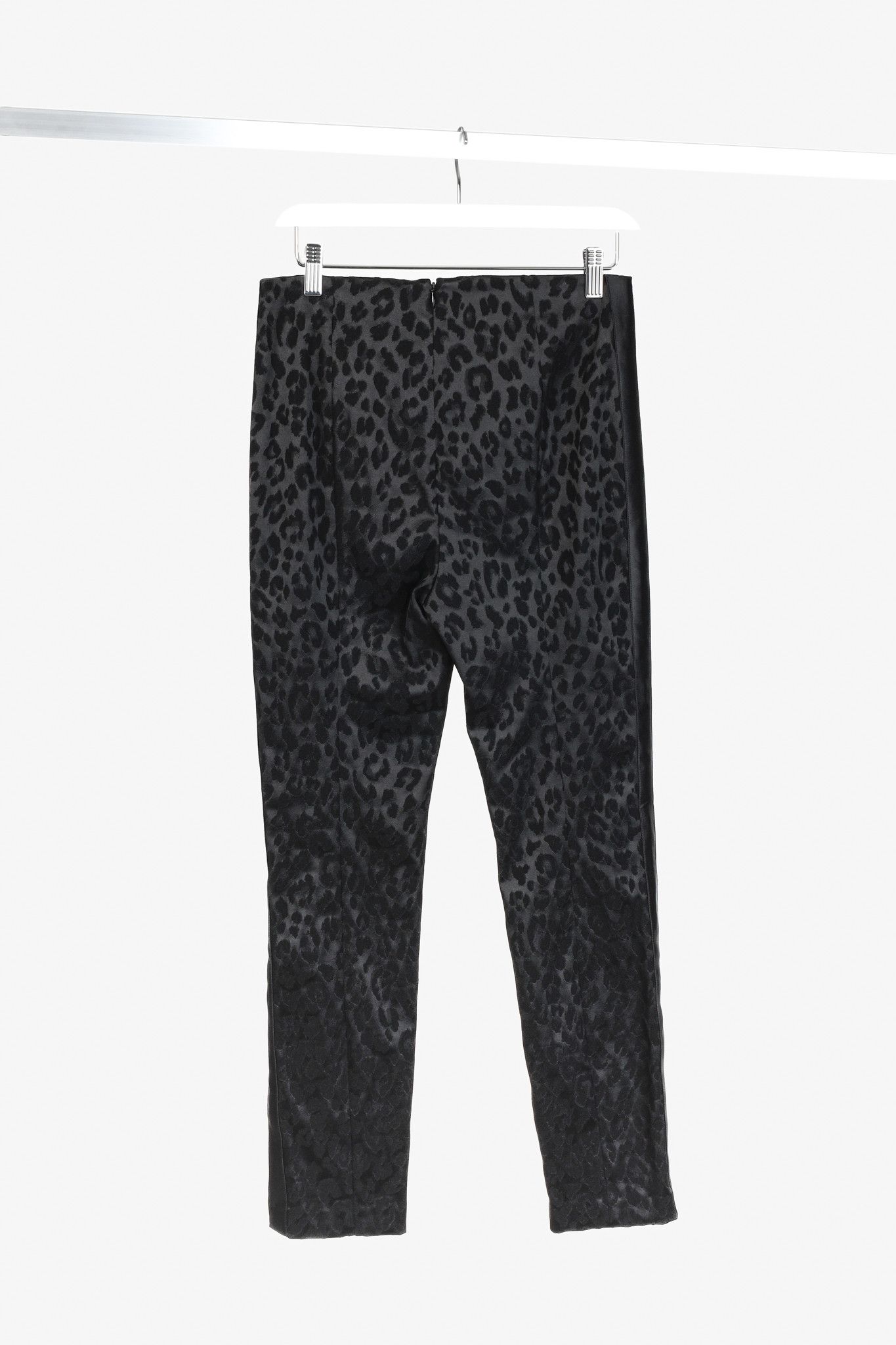 Veronica Beard Veronica Beard Honolulu Black Animal Print Cropped Pants Size 28" / US 6 / IT 42 - 2 Thumbnail