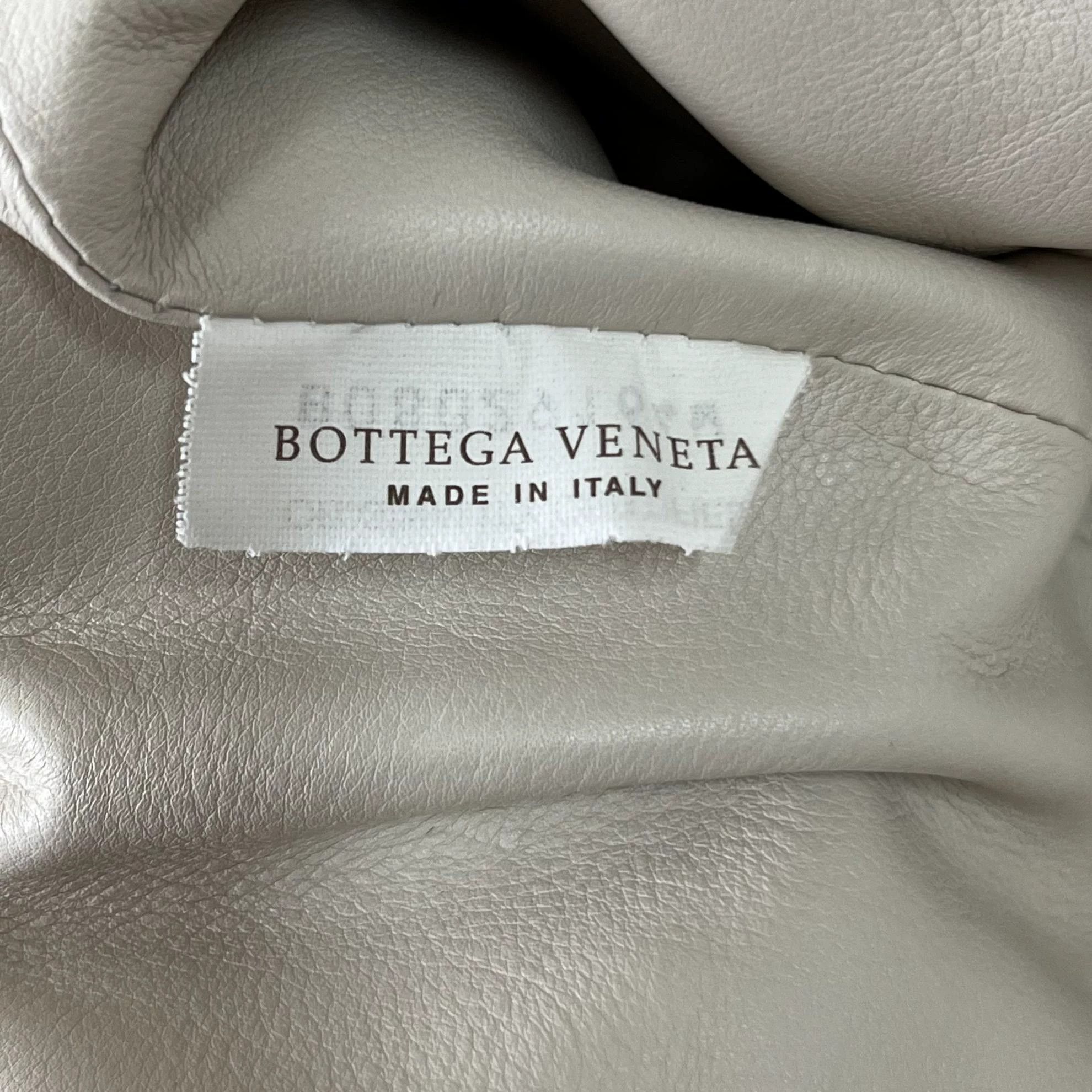 Bottega Veneta Bottega Veneta White The Pouch 38x19 Used Size ONE SIZE - 9 Thumbnail