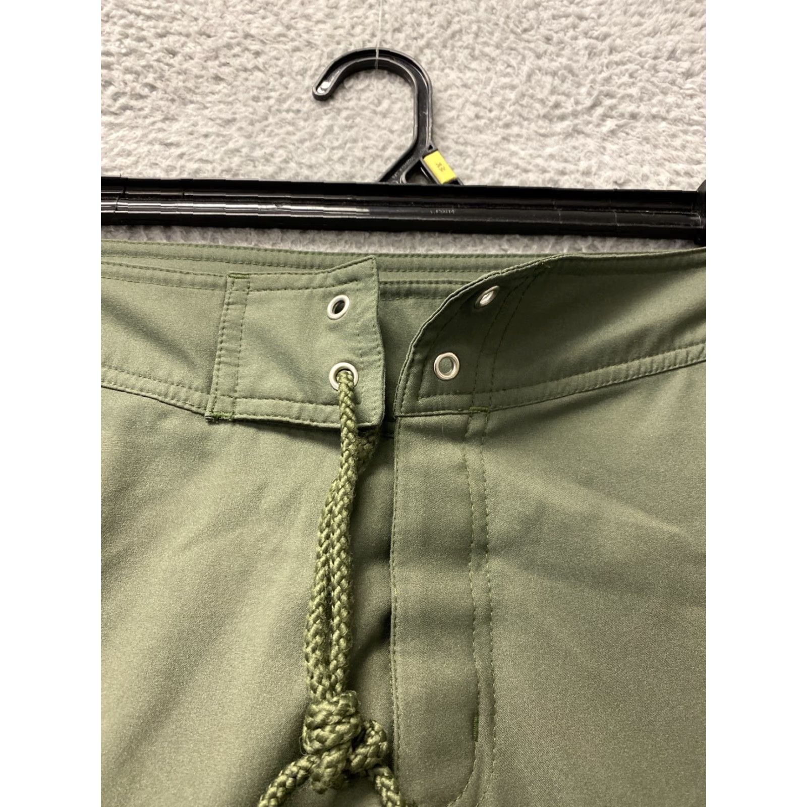 Olive VINTAGE Penguin Men's Board Shorts Swimwear Size 32 Olive Green Stretch Summer Mens Size US 32 / EU 48 - 3 Thumbnail