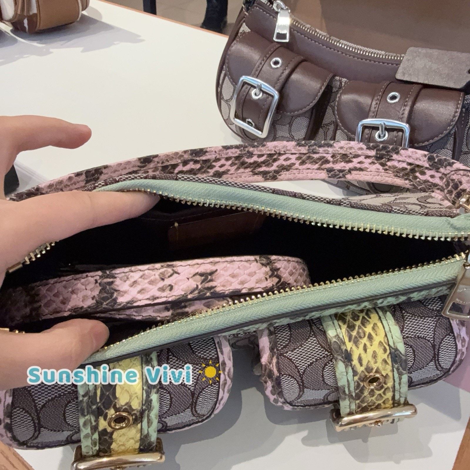 Coach NWT Coach Ashton Shoulder Bag CDW50 snake embossed leather Size ONE SIZE - 3 Thumbnail