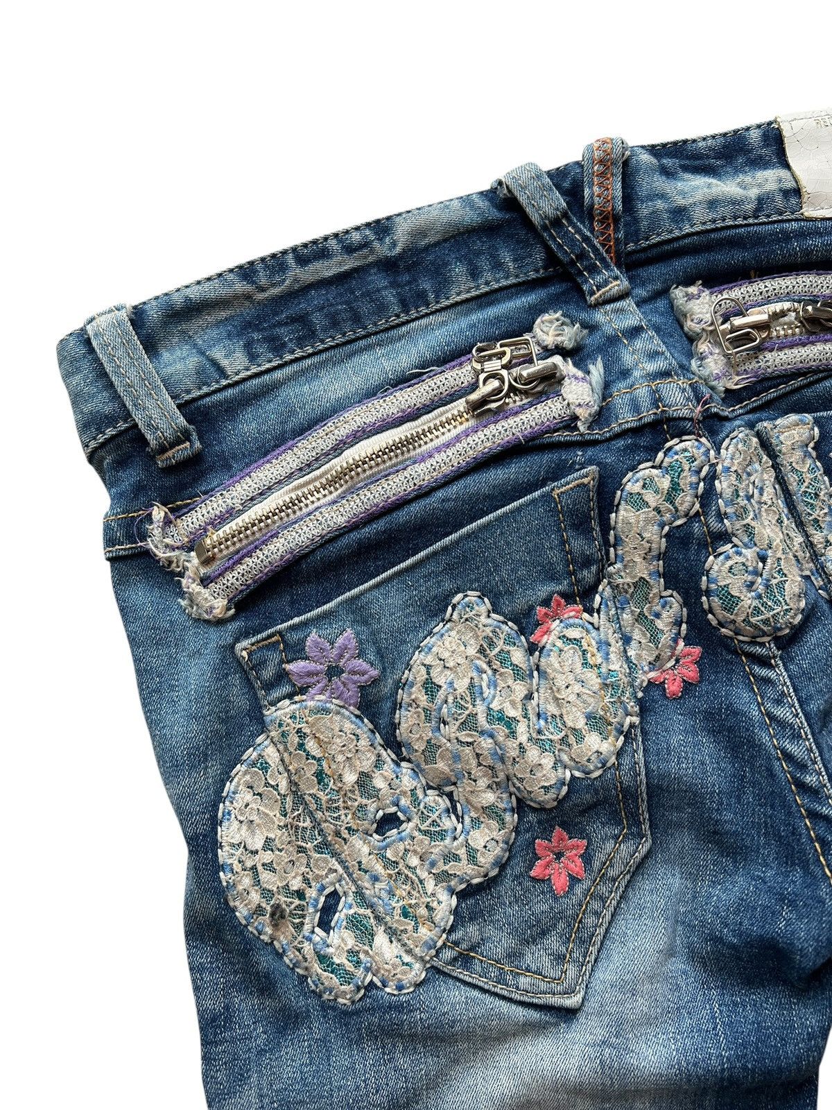 Japanese Brand 2000s Red Pepper Low Rise Embroidery Slim Flare Jeans Size US 30 / EU 46 - 11 Thumbnail