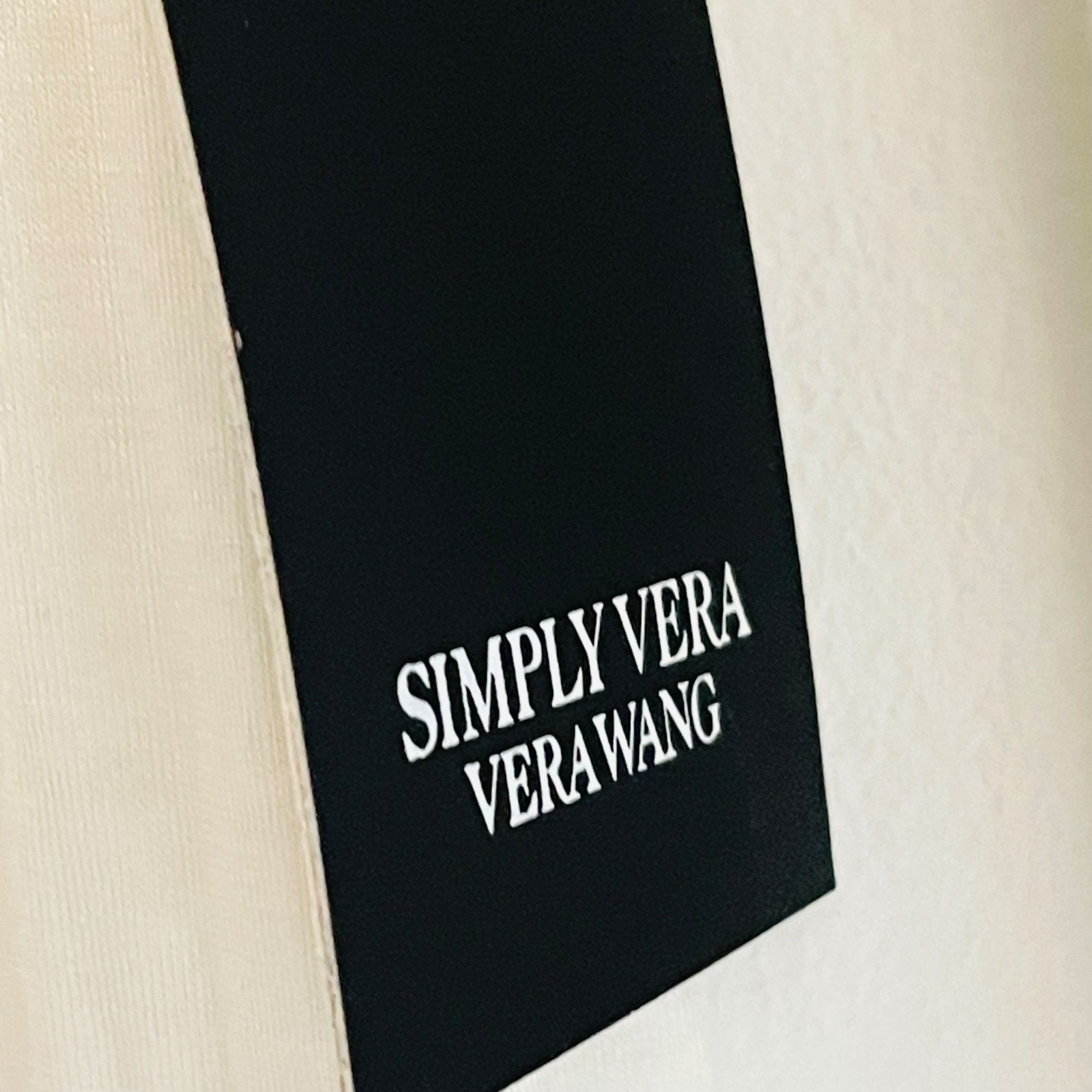 Other Simply Vera Vera Wang Long Sleeve Top XS White Beaded Design Size XS / US 0-2 / IT 36-38 - 2 Thumbnail