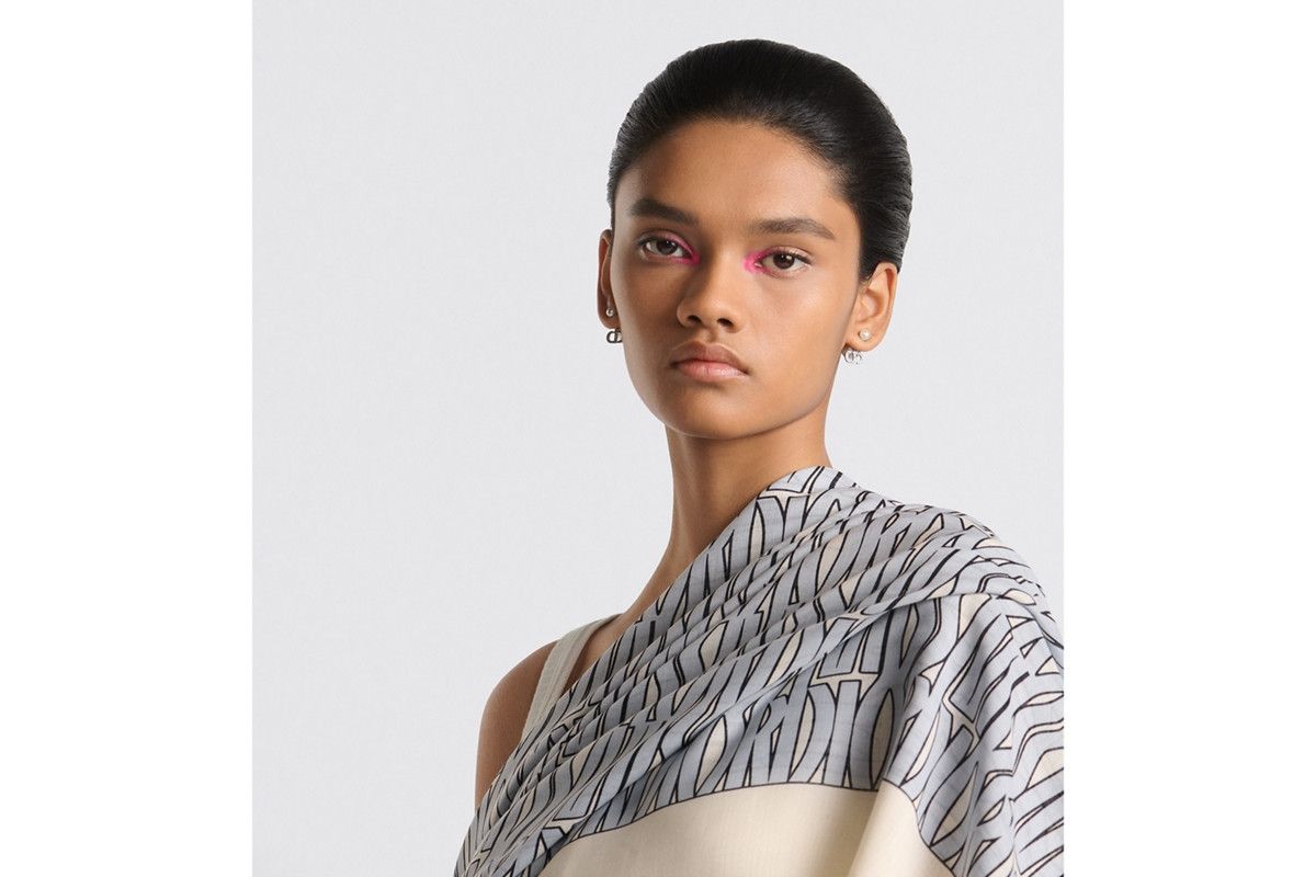 Dior o1bcso1str0226 Size:OS/Allover Shawl in White/Pale Blue Size ONE SIZE - 7 Thumbnail