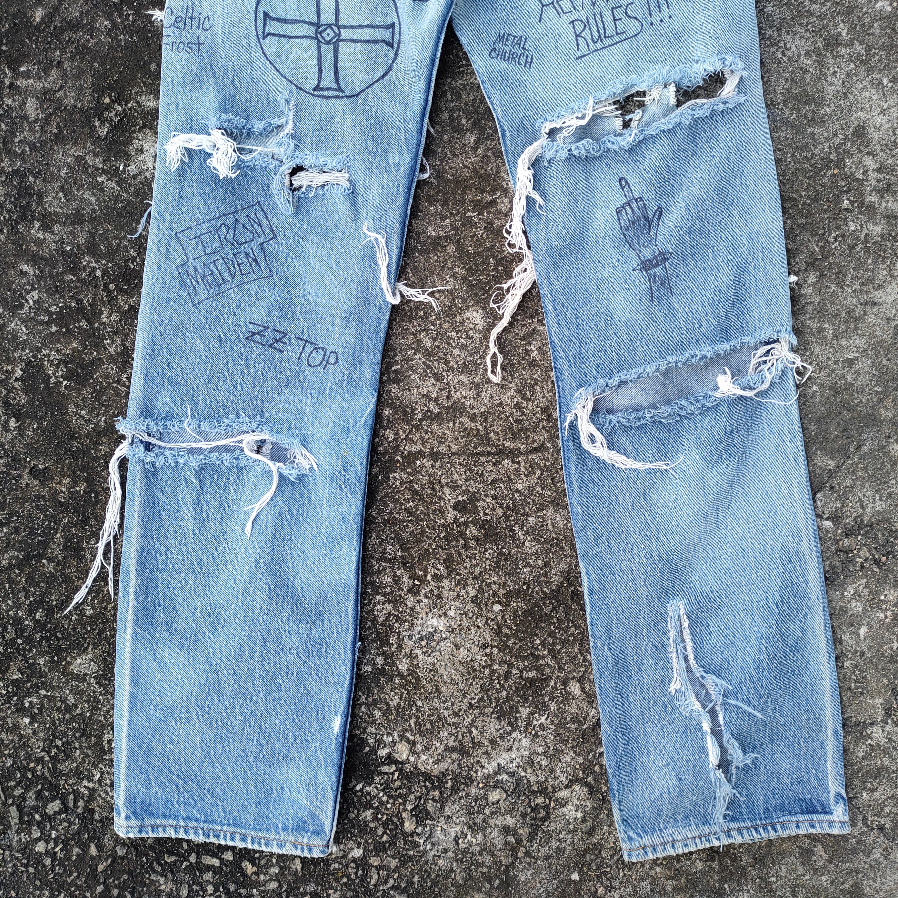 Levi's Vintage Clothing VINTAGE LEVI'S 501 BUTTON FLY JEANS RIPPED NAME BAND Size US 30 / EU 46 - 10 Thumbnail
