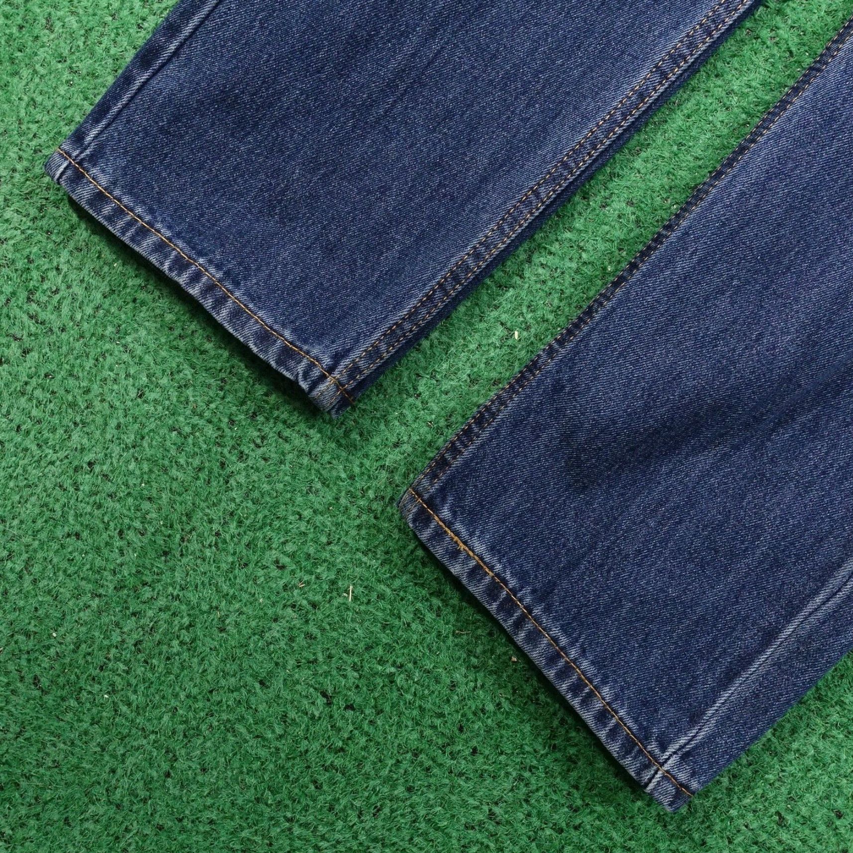 Levi's VINTAGE Levi's 505 Jeans Men 34x32 Denim Straight Leg Zip Fly Regular Fit Blue 90s Mens Size US 34 / EU 50 - 4 Thumbnail