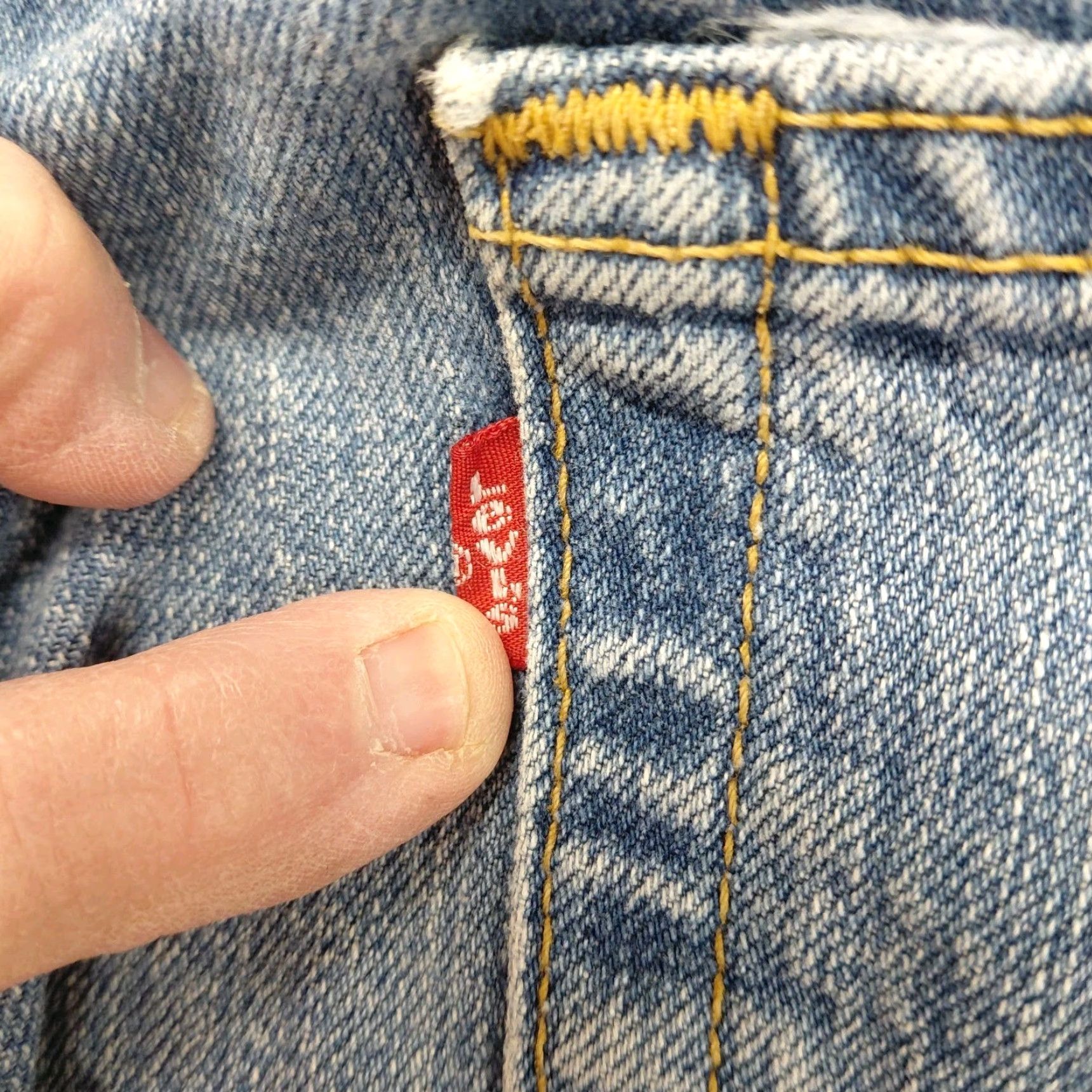 Levi's VINTAGE Levi's 501 Jeans Mens 33x32 Blue Denim Button Fly Y2K 02/05 Act 31x32 Classic Straight 5-Pocket Size US 33 - 5 Thumbnail