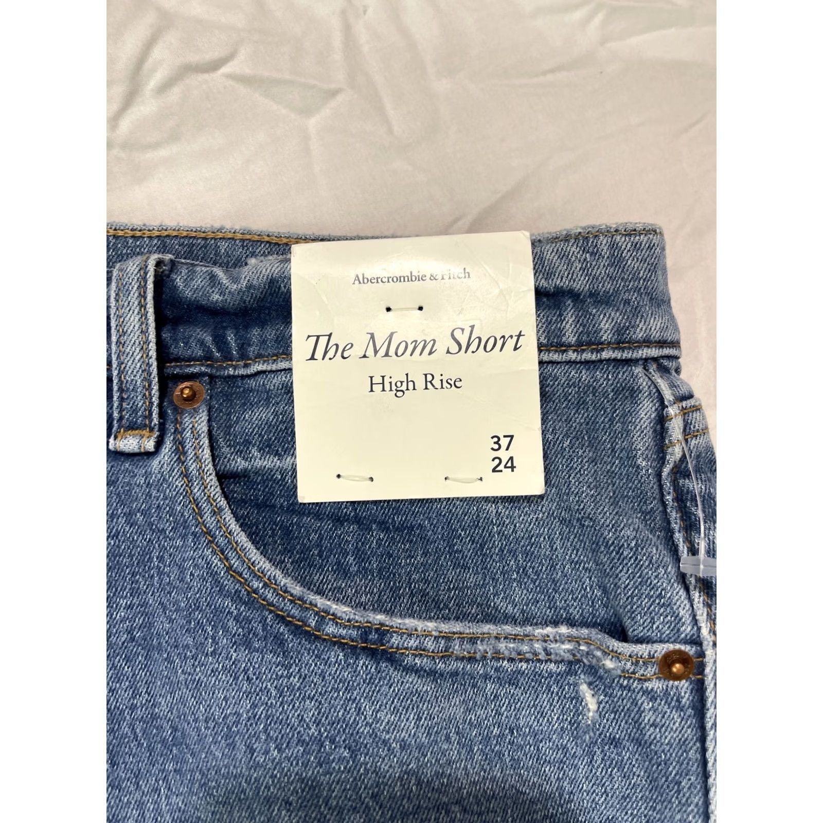 Abercrombie & Fitch Abercrombie & Fitch Shorts Womens 37 24 Denim The Mom High Rise Distressed Hem Blue 5-Pocket Classic Casual Womens Size 25" / US 0 / IT 36 - 4 Thumbnail