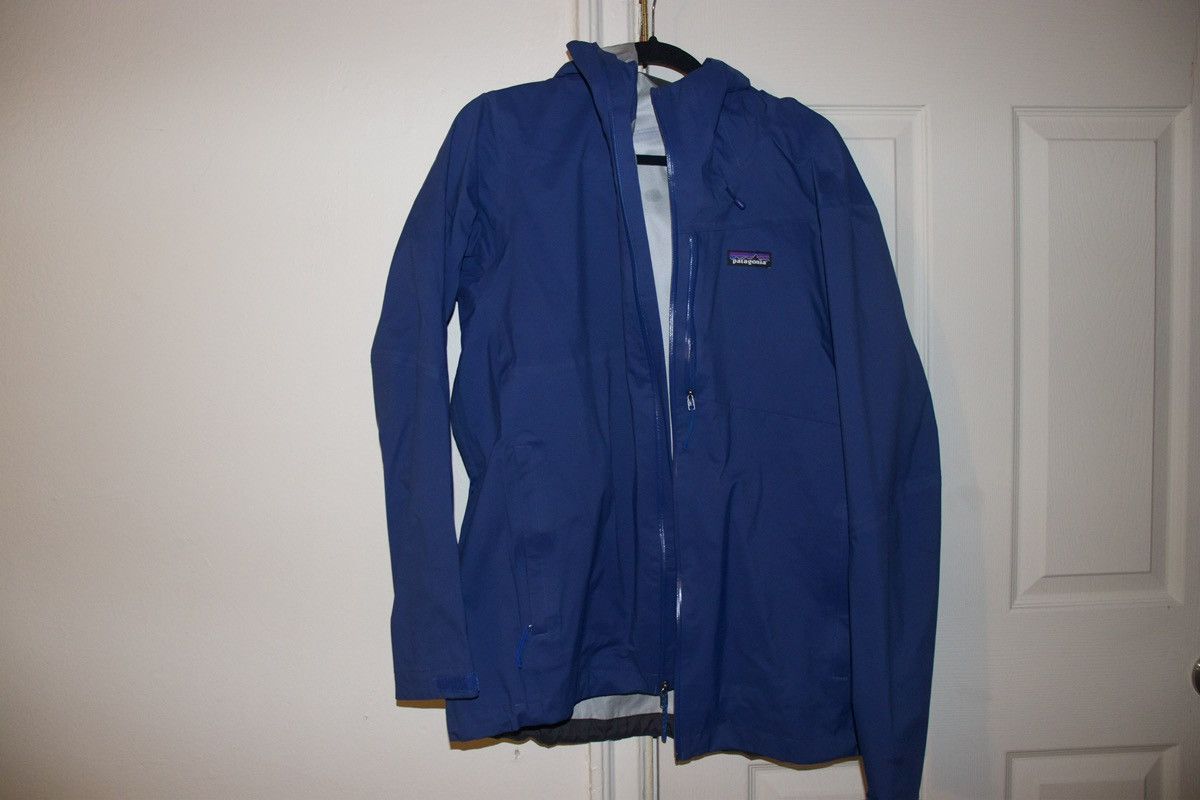 image of Patagonia Rainshadow Jacket in Blue, Men's (Size Large)