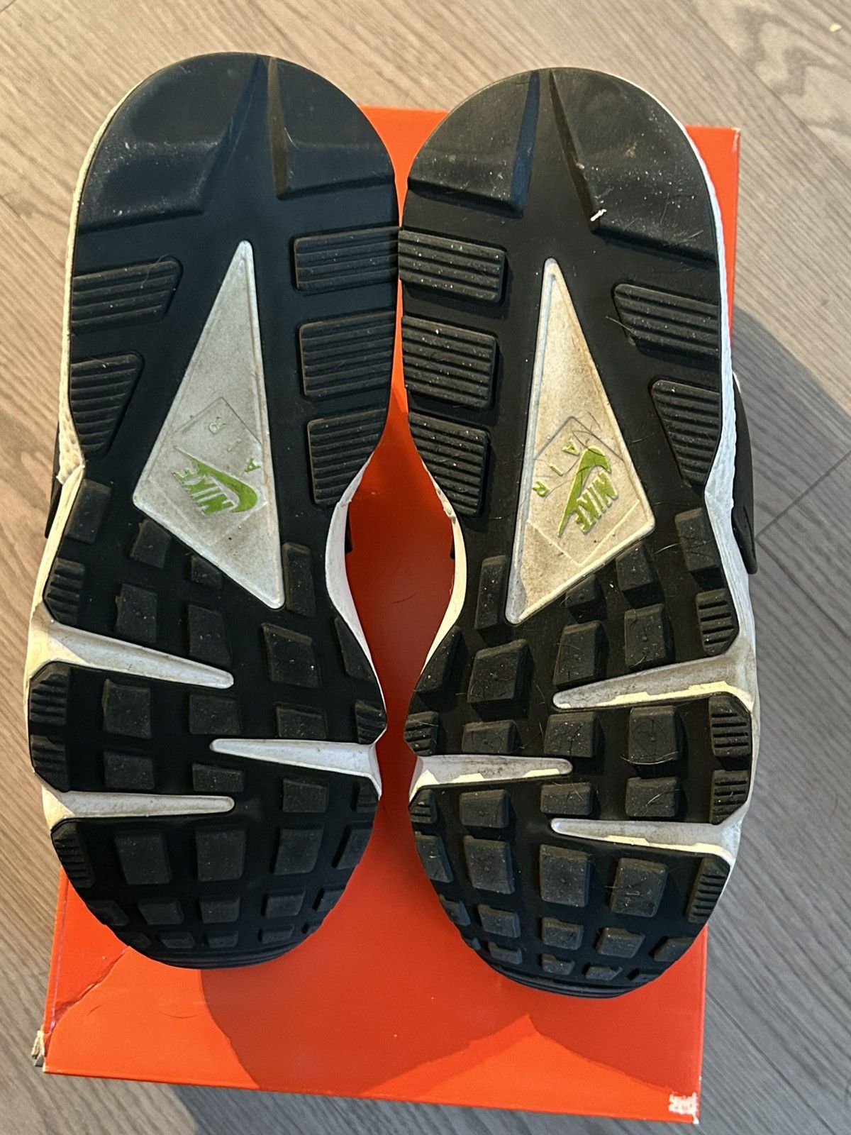 Nike Nike Air Huarache OG Scream Green Size US 9.5 / EU 42-43 - 5 Thumbnail