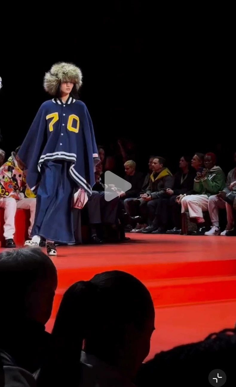 Kenzo KENZO sizeU Shiny wool cloak, jacket and overcoat Size US S / EU 44-46 / 1 - 2 Thumbnail