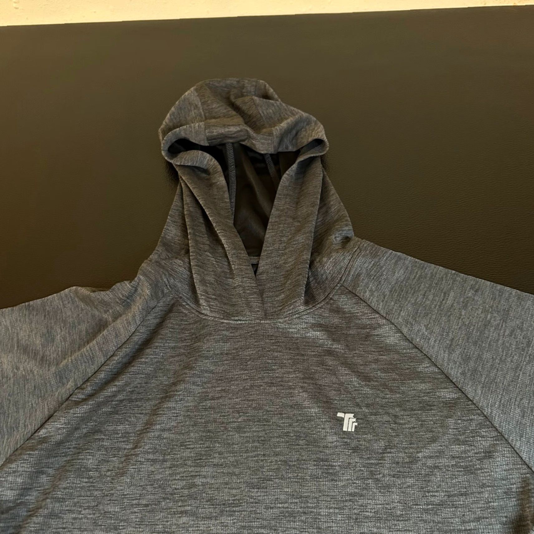 Vintage TBY Hoodie Mens XL Gray Activewear Pullover Lightweight Breathable Moisture Wicking Gym & Training Cross Training Logo Size US XL / EU 56 / 4 - 3 Thumbnail