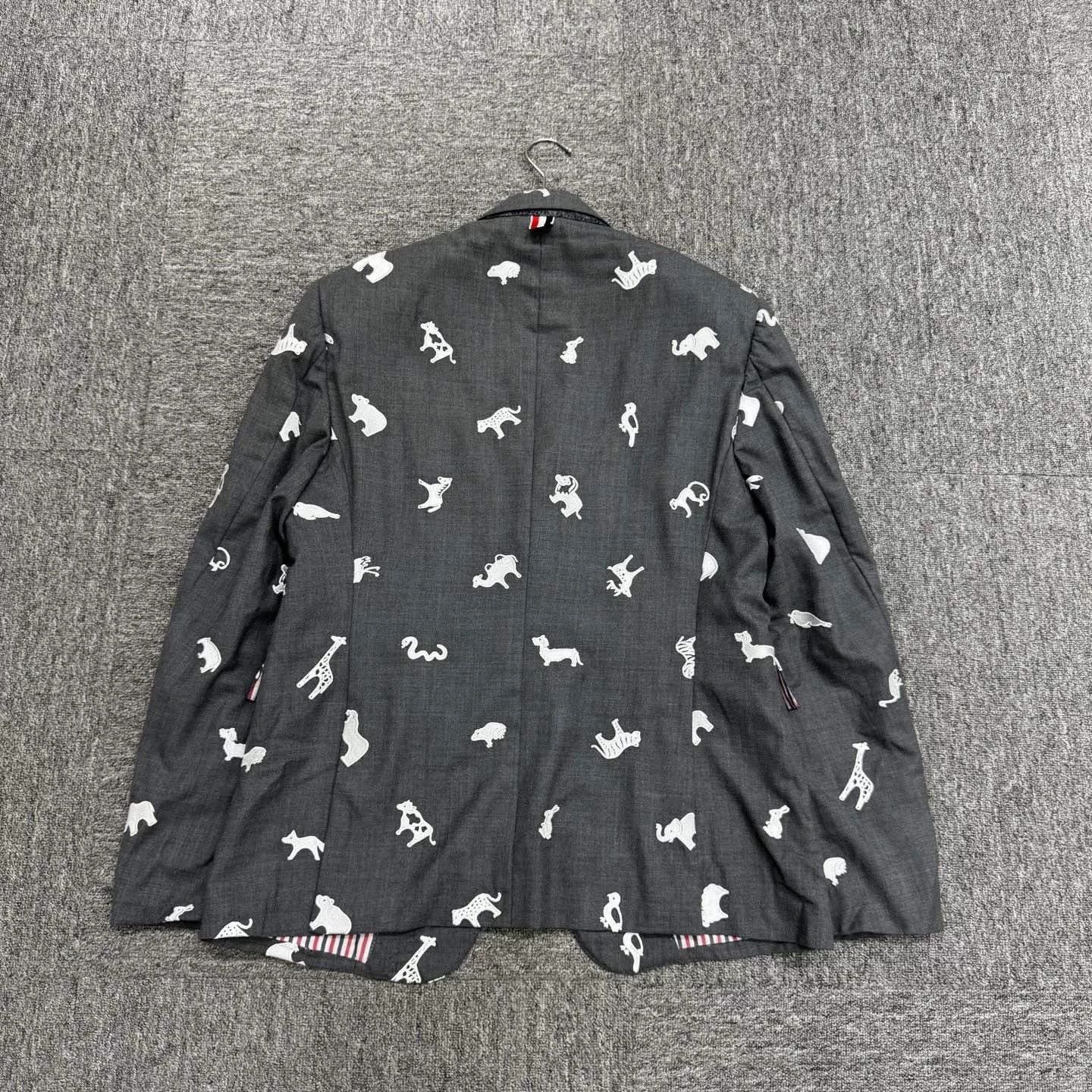 Thom Browne thom browne animal embroidery wool blazer. Size US M / EU 48-50 / 2 - 2 Thumbnail