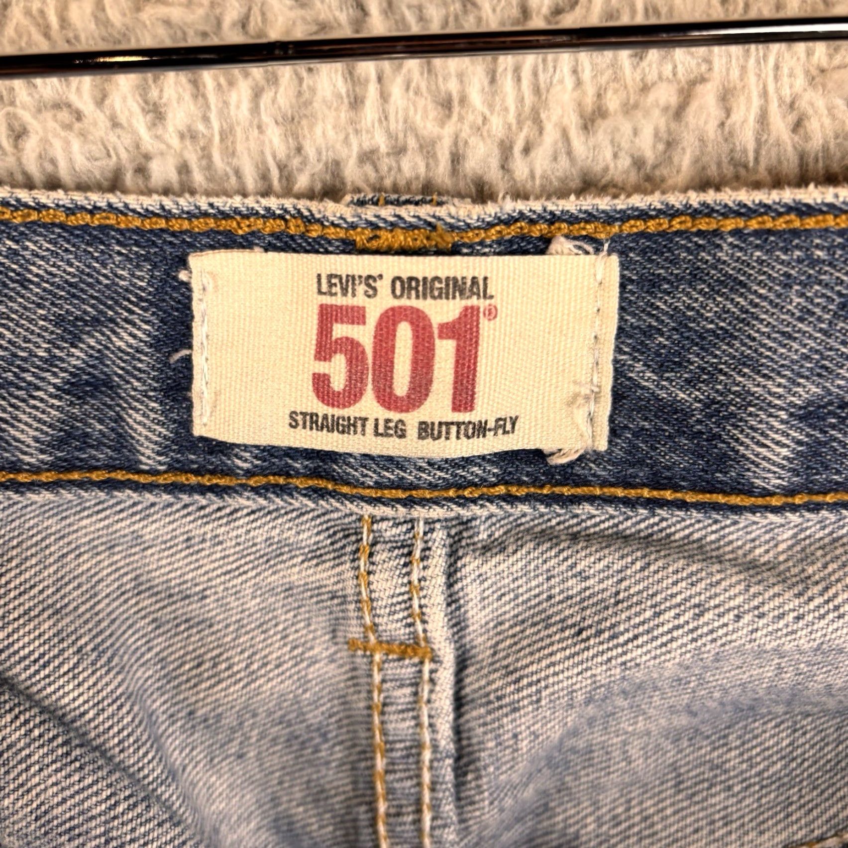 Levi's VINTAGE Levi's 501 Jeans Mens 38x30 Medium Wash Straight Leg Button Fly Y2K Blue 2000s Mens Size US 38 / EU 54 - 3 Thumbnail