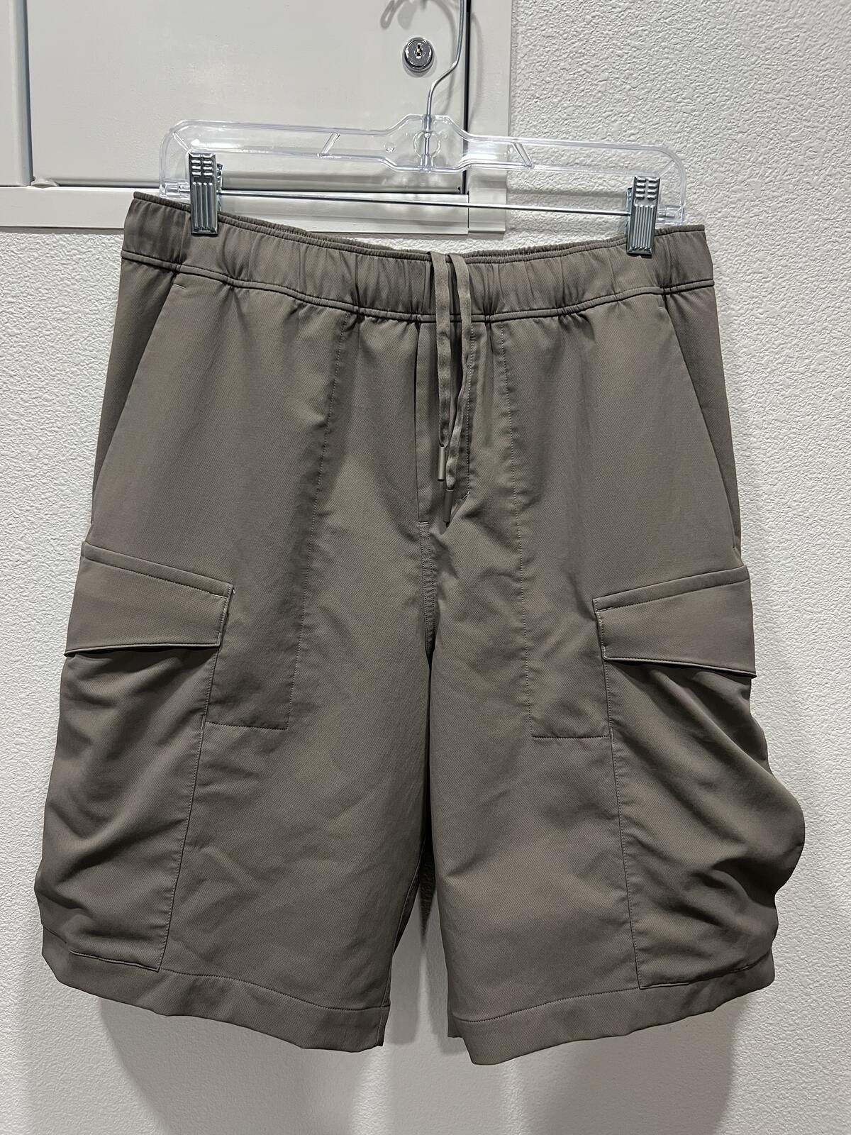 Lululemon Lululemon Cargo Shorts Size US 32 / EU 48 - 1 Thumbnail