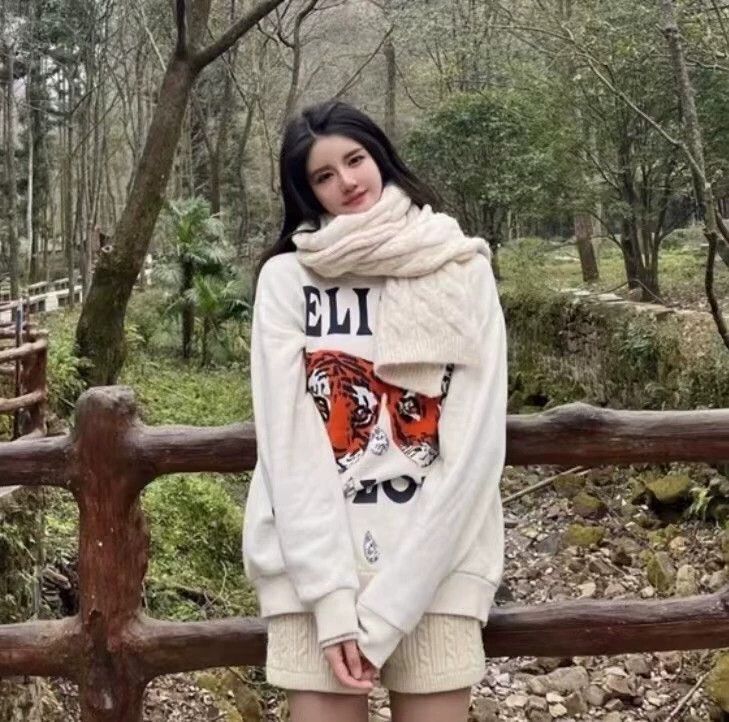 Gucci Gucci Beige logo pattern printed cotton round-neck long-sle Size US L / EU 52-54 / 3 - 9 Thumbnail
