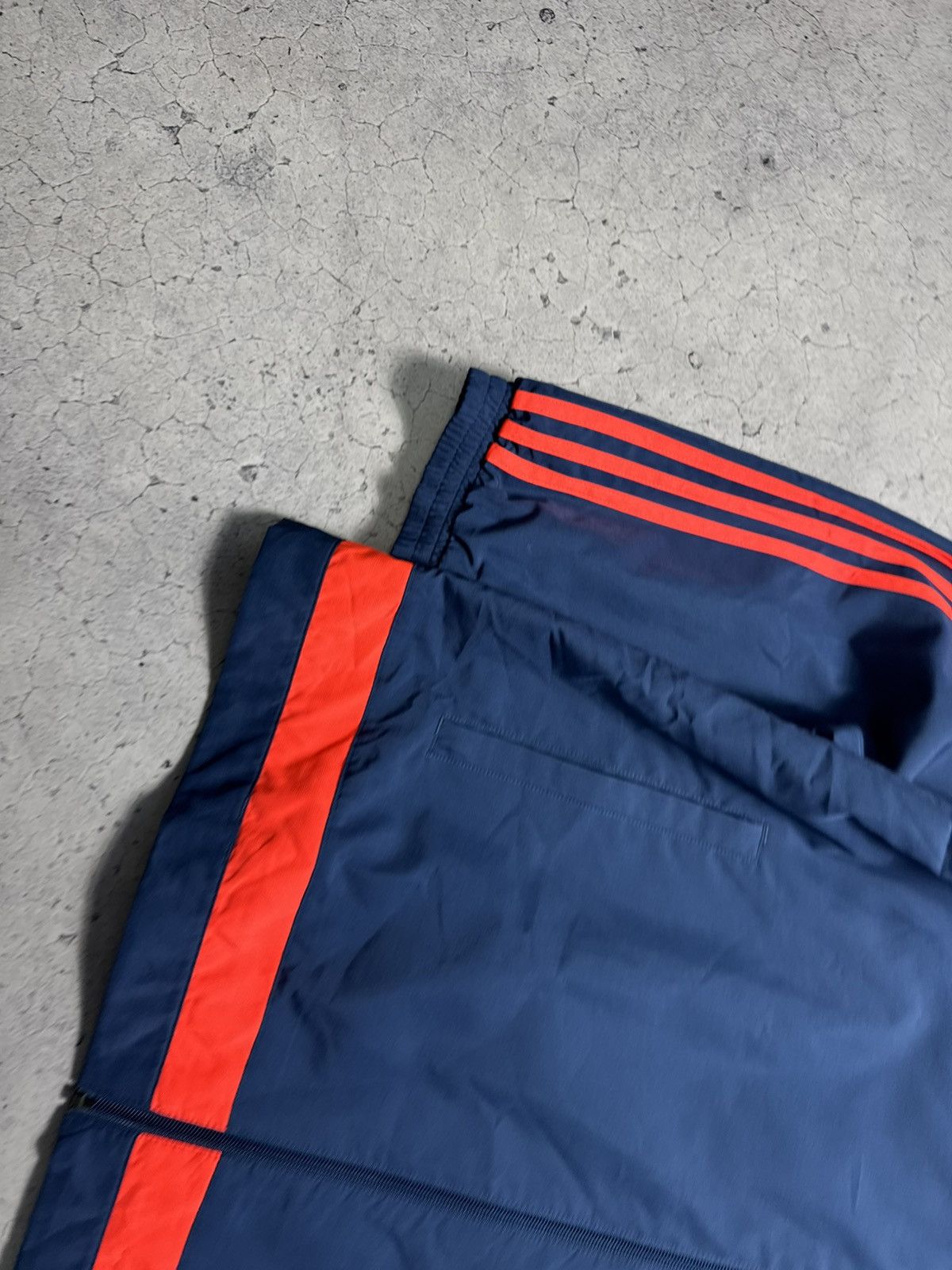Adidas Adidas FC Feyenoord Vintage Nylon Track Jacket Size XL Size US XL / EU 56 / 4 - 2 Thumbnail