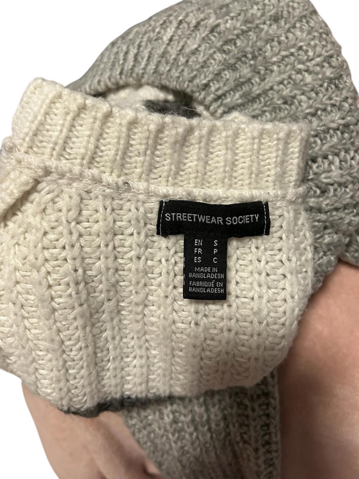Designer Cozy Chunky Knit Sweater - Gray and White Stripes Size S / US 4 / IT 40 - 5 Thumbnail
