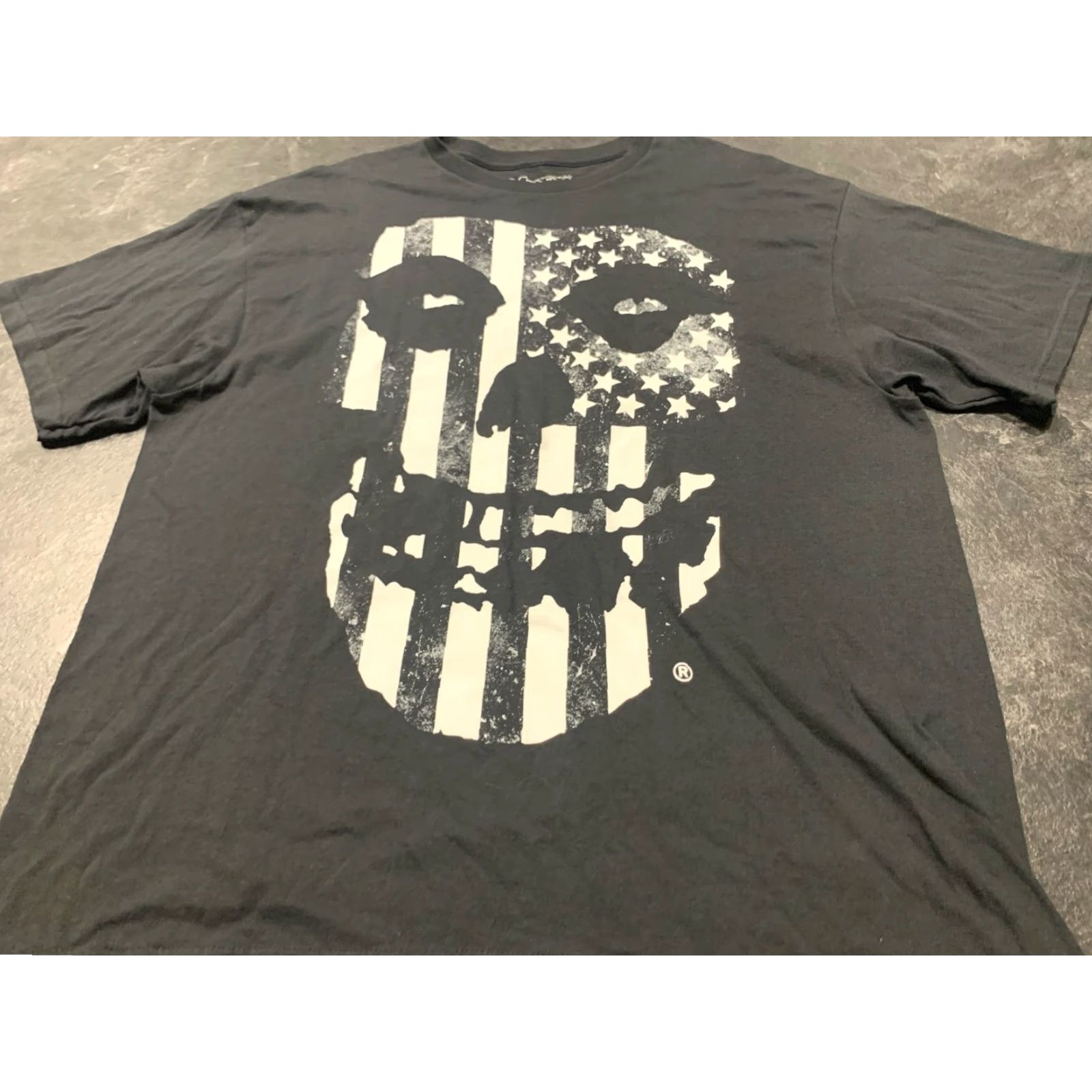 Vintage MISFITS T-Shirt Graphic 2XL Black Short Sleeve Round Neck Art Danzig Skeleton American Flag Men Size US XXL / EU 58 / 5 - 2 Thumbnail