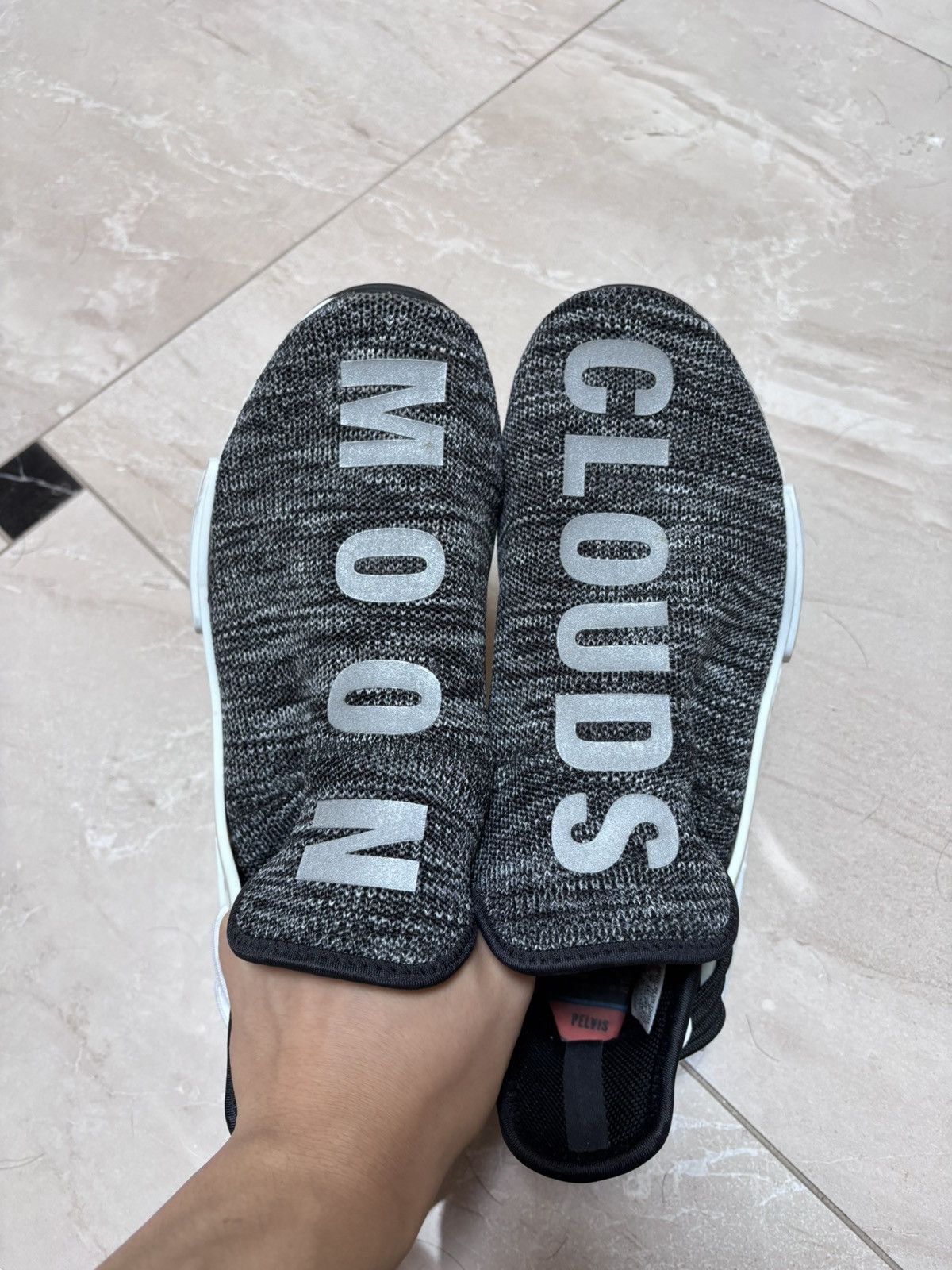 Adidas × Pharrell Pharrell Human Race Cloud x Moon Size US 10.5 / EU 43-44 - 2 Thumbnail