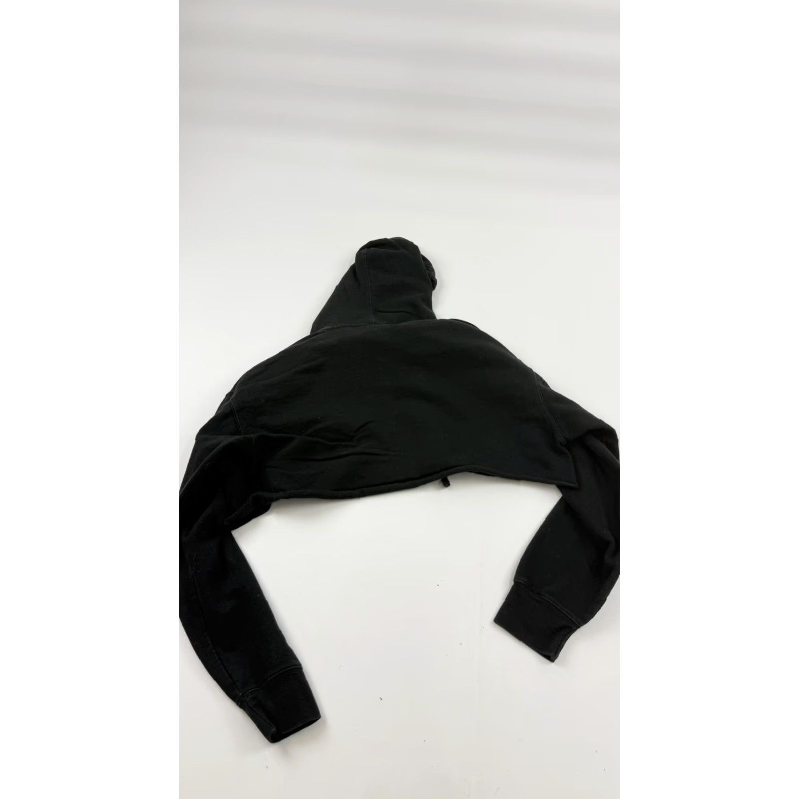 Vintage Troye Sivan Hoodie Womens Small Black Cropped Tour Concert Pullover Sweatshirt Size S / US 4 / IT 40 - 6 Thumbnail