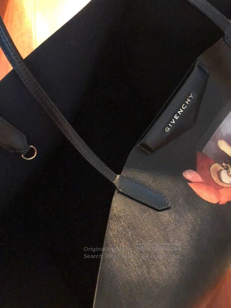 Givenchy Givenchy Deer Shopping Tote Bag. Size ONE SIZE - 8 Thumbnail
