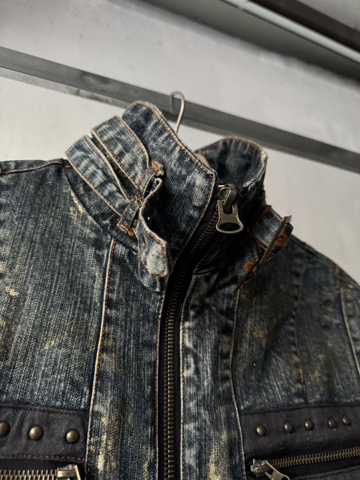 If Six Was Nine 2000s in the attic distressed studded bondage denim jacket Size US L / EU 52-54 / 3 - 7 Thumbnail