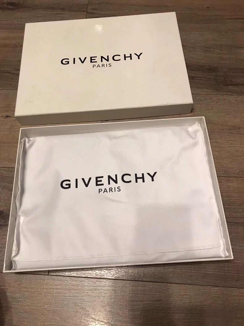 Givenchy Givenchy Handbag Bambi Handbag Size ONE SIZE - 2 Thumbnail