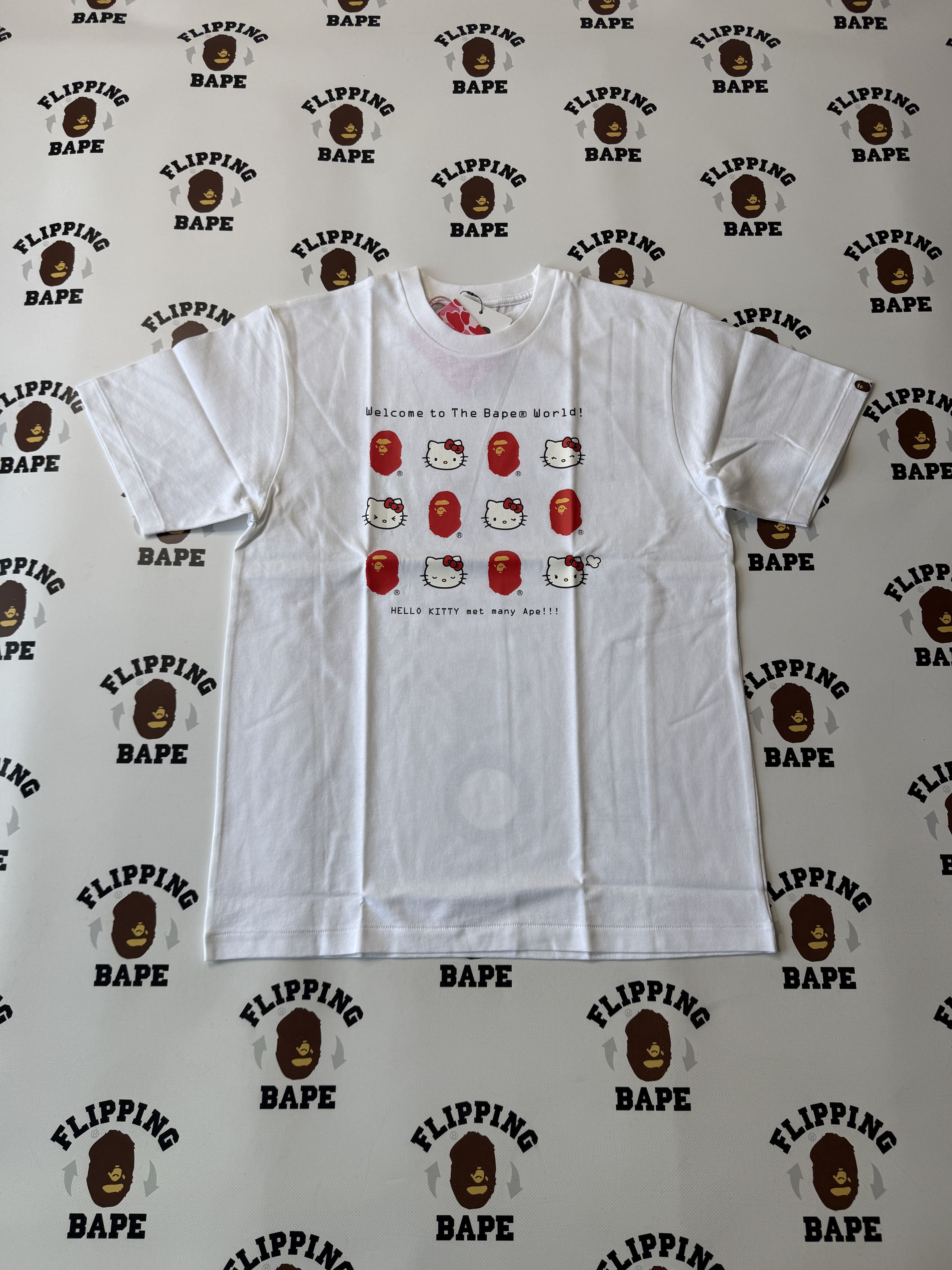 Bape BAPE X HELLO KITTY TEE (2026) Size M / US 6-8 / IT 42-44 - 1 Thumbnail