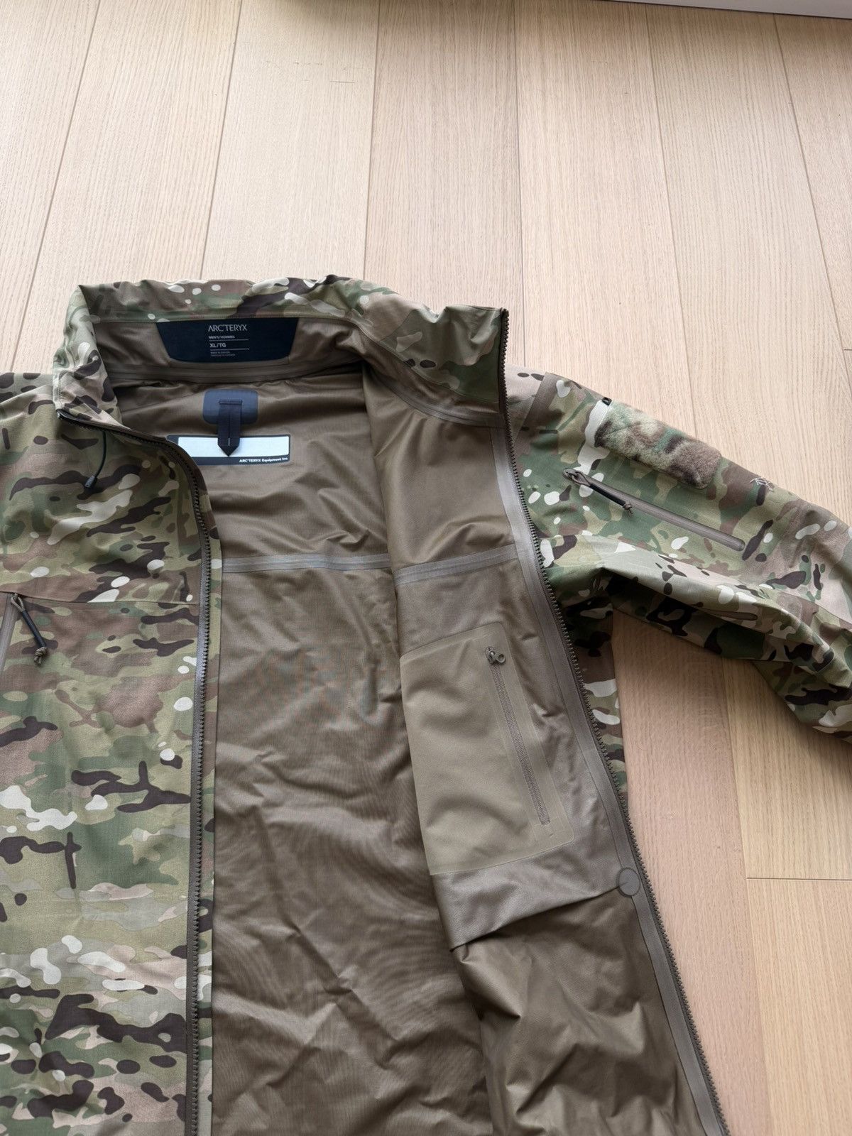 Arc'teryx Arc’teryx LEAF Alpha Gen 2.1 Multicam XL Size US XL / EU 56 / 4 - 14 Thumbnail