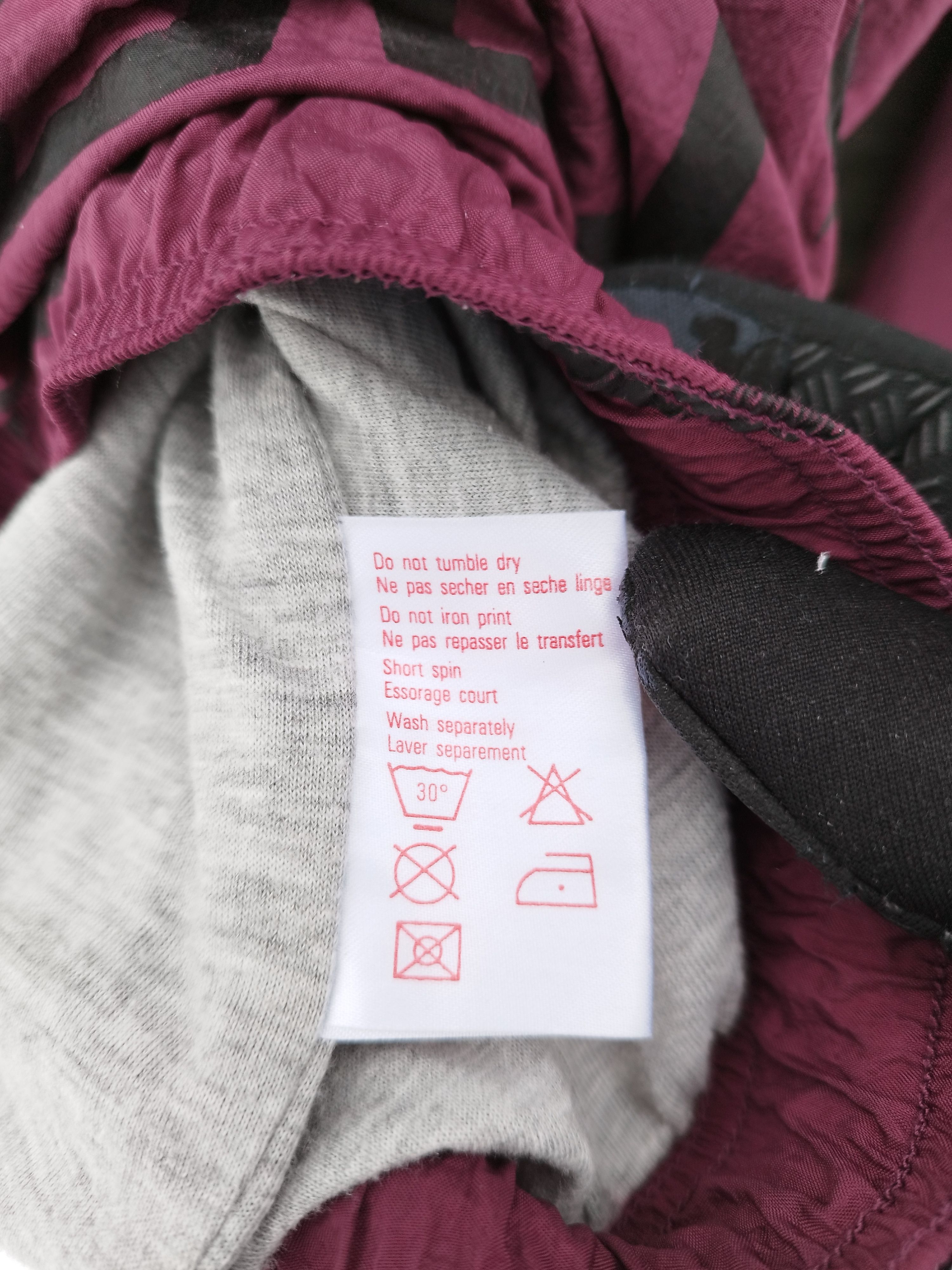 Nike RARE 90s Vintage Nike Graphic Anorak Nylon jacket – Size L Size US L / EU 52-54 / 3 - 15 Thumbnail