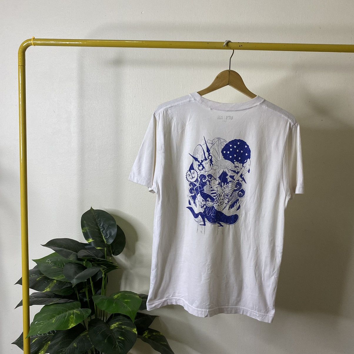Band Tees Yaosobi Japanese Pop Duo x Uniqlo UT Collaboration Tee Size US M / EU 48-50 / 2 - 1 Thumbnail