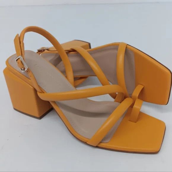 Lafayette 148 LAFAYETTE 148 Yellow Calfskin Leather Heeled City Sandals 38 Size US 8 / IT 38 - 8 Thumbnail
