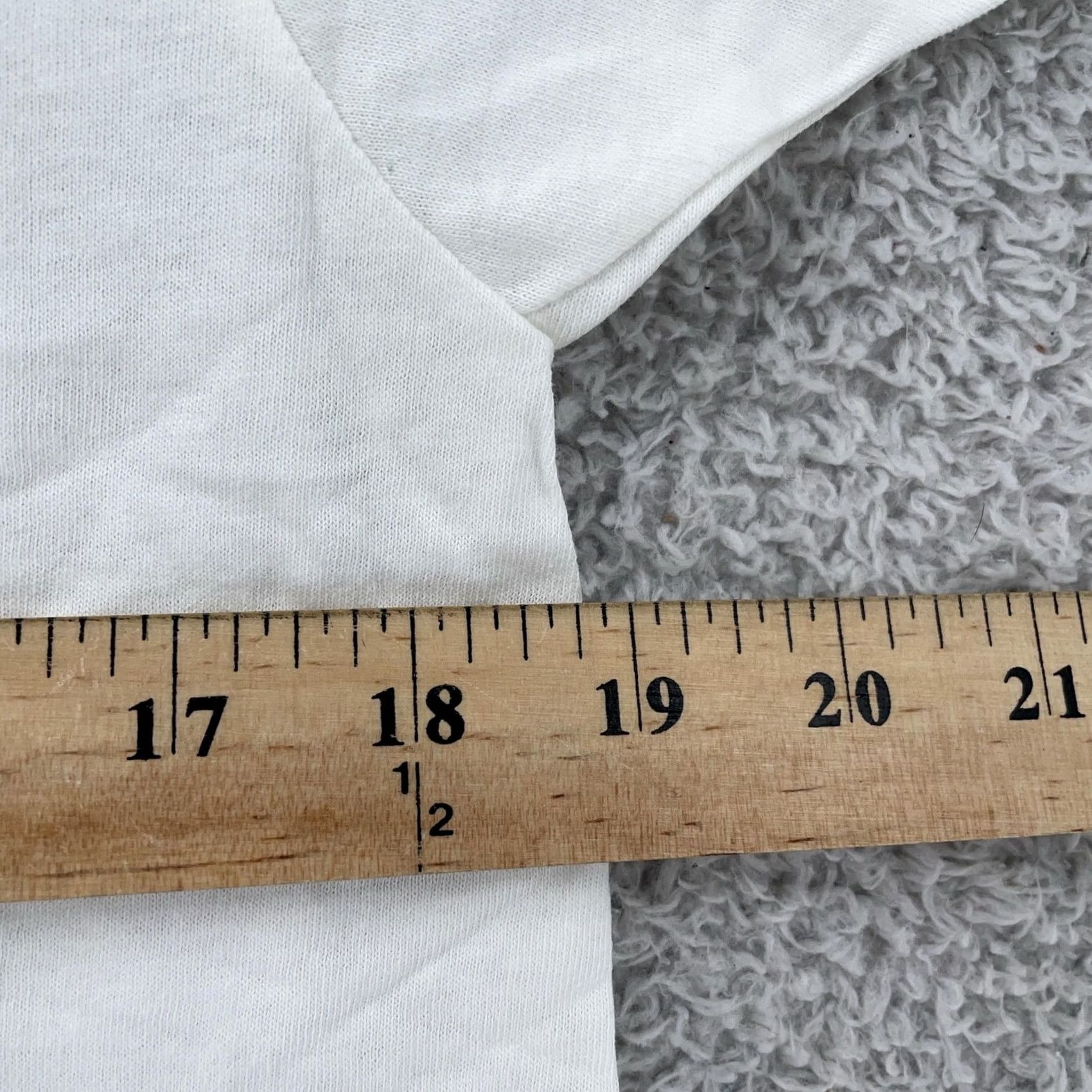 Hanes VINTAGE Hanes Shirt Mens Medium White Crewneck Short Sleeve Tee Size US L / EU 52-54 / 3 - 5 Thumbnail