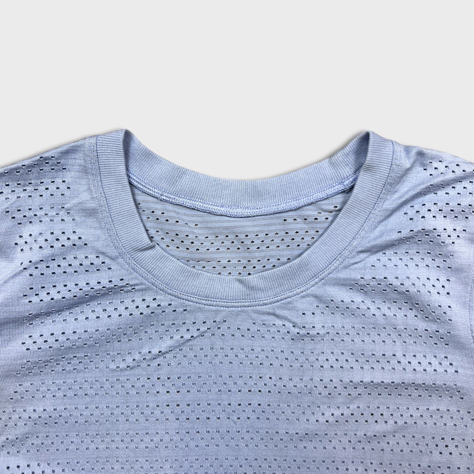 Lululemon Lululemon Breeze By Long Sleeve Shirt Athletic Lightweight Size S / US 4 / IT 40 - 2 Thumbnail