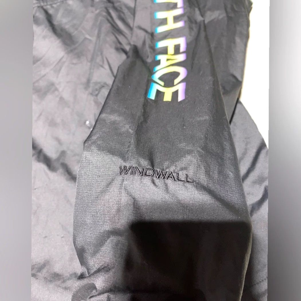 The North Face The North Face Windwall Windbreaker Jacket Black Logo Multicolor Logo Nylon L Unisex Adults Regular Size L Mens Womens? Size US L / EU 52-54 / 3 - 5 Thumbnail