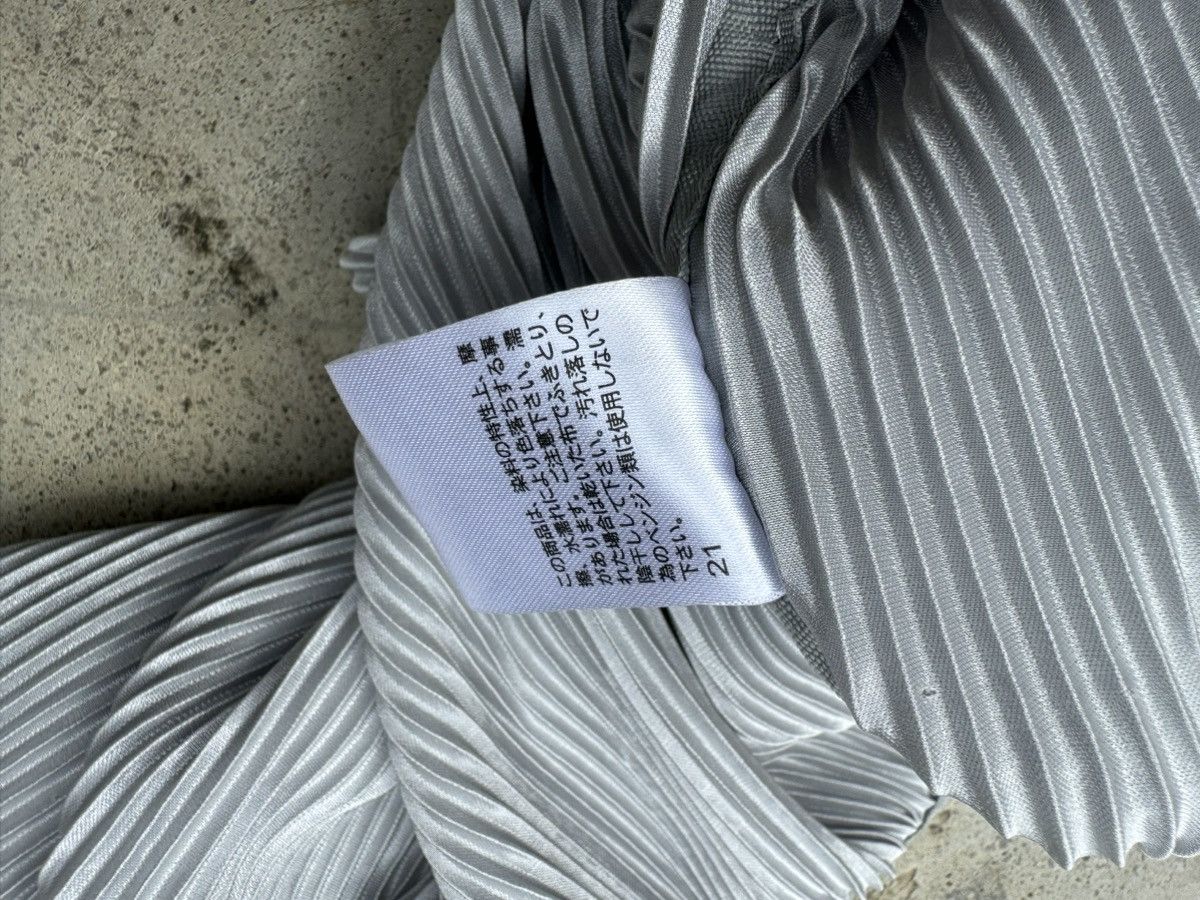 Designer × Issey Miyake × Japanese Brand Pleated Carry Bag Inspired Issey Miyake by Mono Comme ca Size ONE SIZE - 9 Thumbnail
