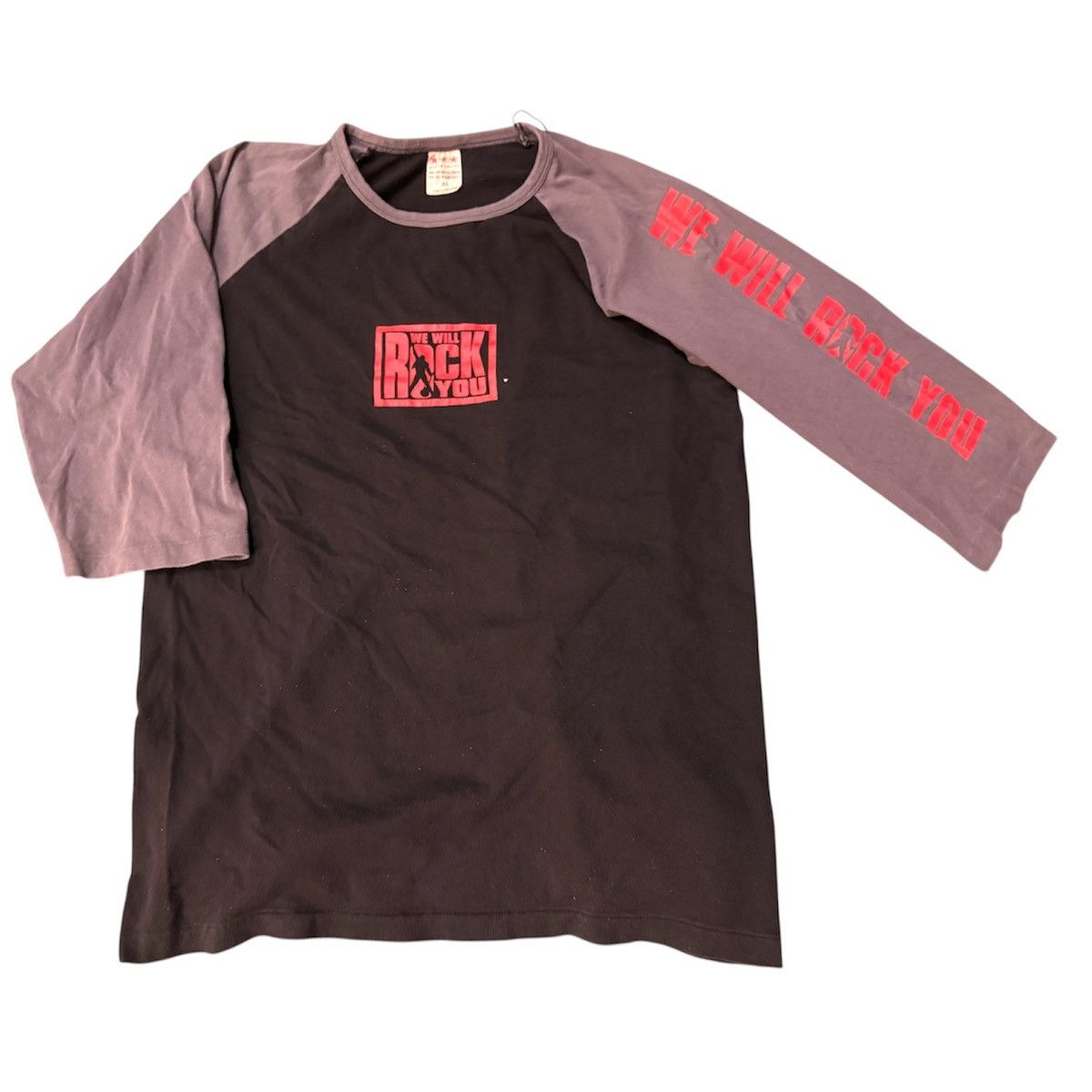Band Tees Vintage 2000s Queen We Will Rock You Musical Quarter Sleeve Size US XL / EU 56 / 4 - 1 Thumbnail