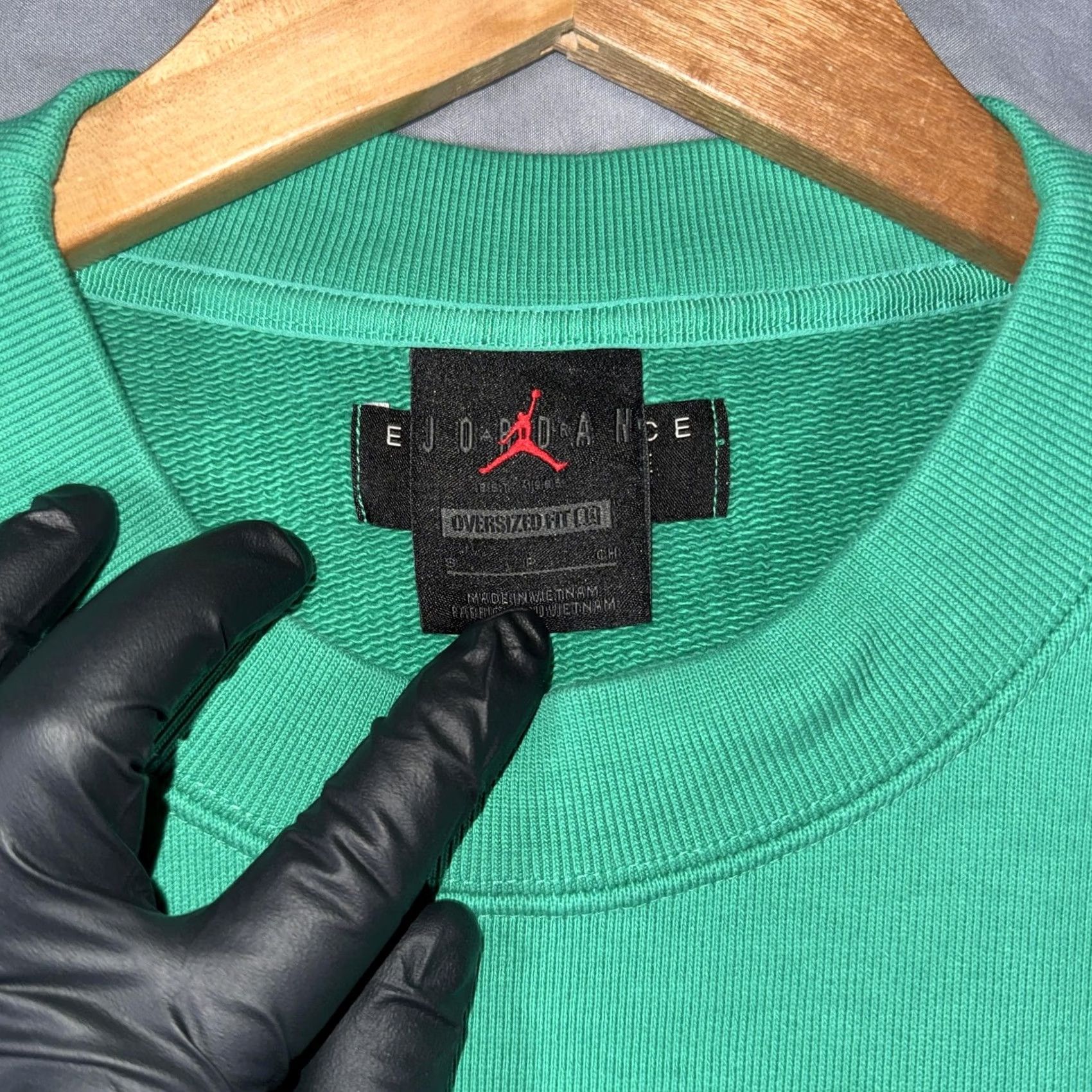 Jordan Brand Jordan Sweatshirt Mens Medium Green Air Jordan Oversized Fleece Pullover Logo Shirt Crewneck Athletic Basketball Size US M / EU 48-50 / 2 - 3 Thumbnail