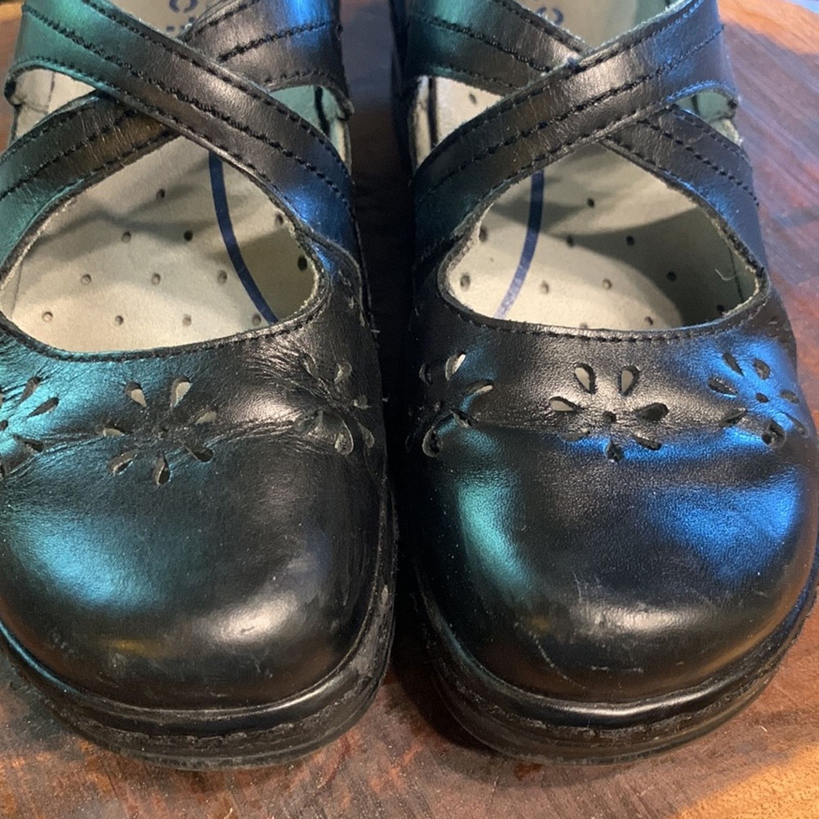 Vintage Klogs black clogs with flower cutouts Size US 8 / IT 38 - 7 Thumbnail