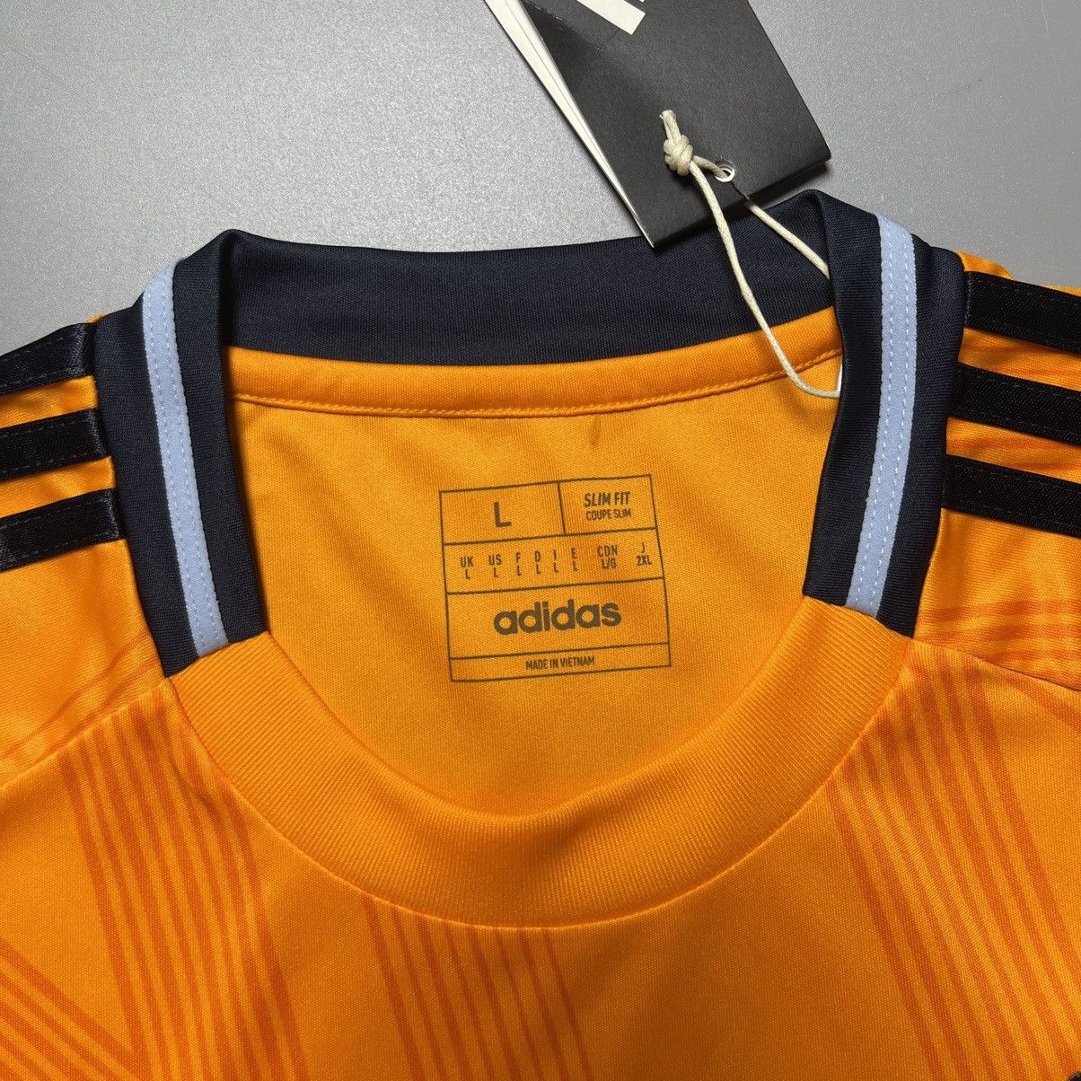 Adidas REAL MADRID ADIDAS 2024/2025 SOCCER AWAY JERSEY Size US L / EU 52-54 / 3 - 4 Thumbnail