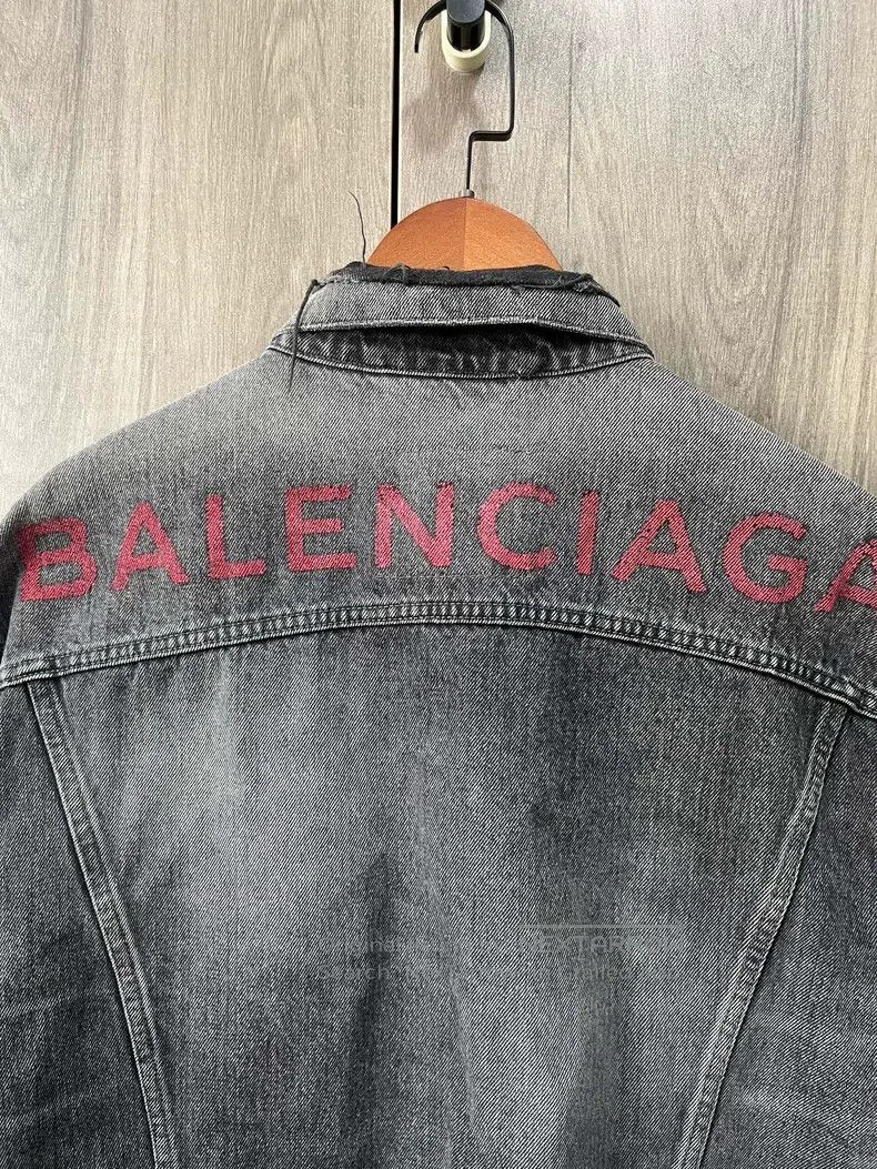 Balenciaga Balenciaga Letter print distressed denim jacket Size XS / US 0-2 / IT 36-38 - 3 Thumbnail
