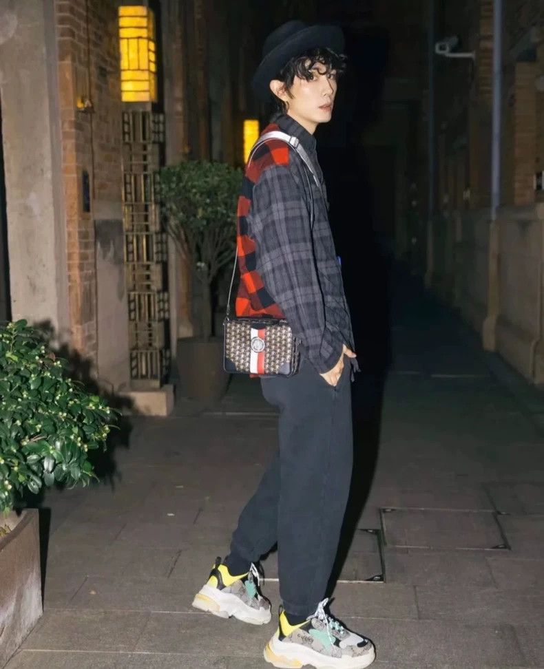 Balenciaga Balenciaga size 39 Black and red two-tone patchwork plaid Size US M / EU 48-50 / 2 - 6 Thumbnail