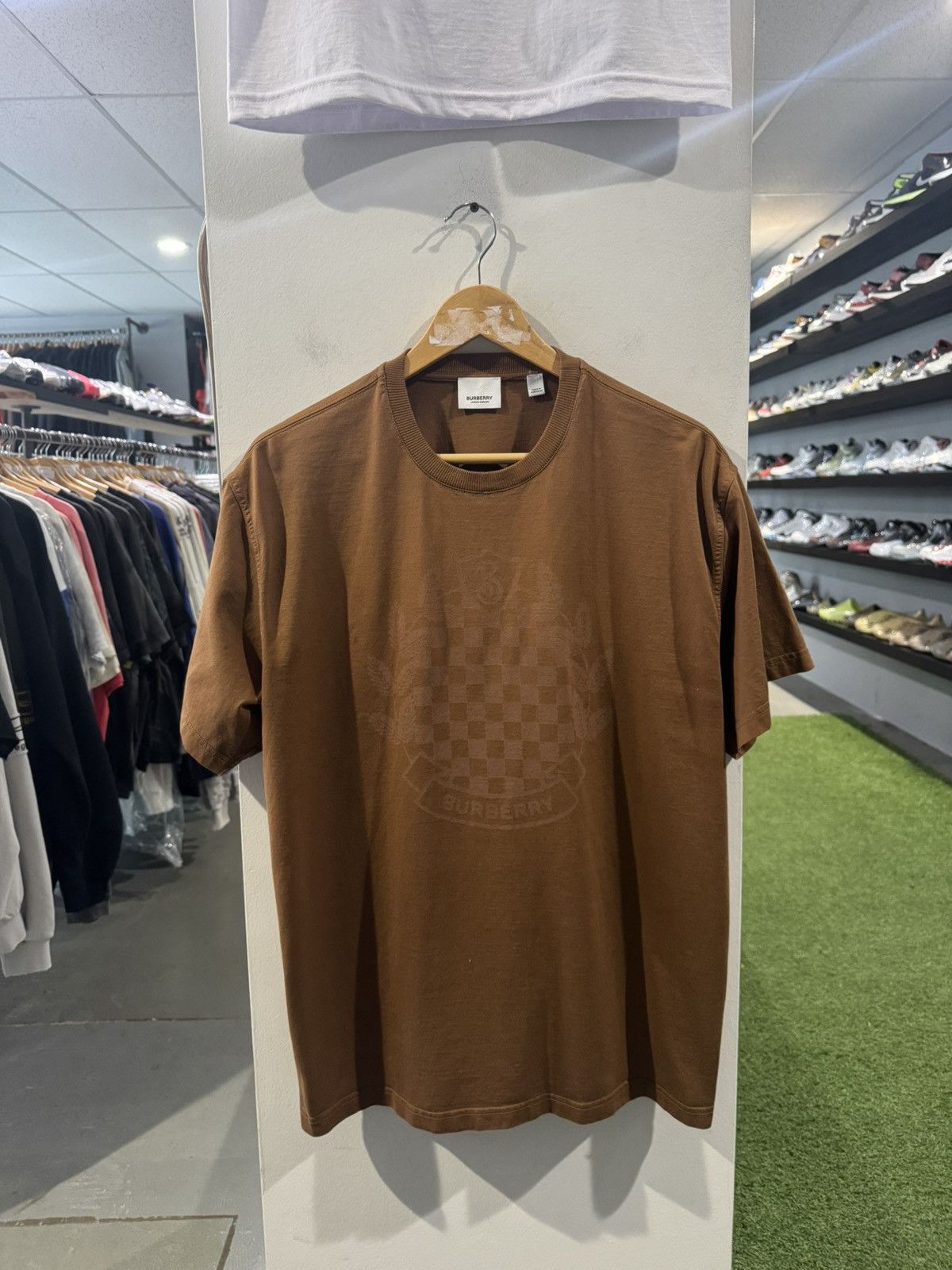 Burberry Burberry Chequered Crest Tee Size US L / EU 52-54 / 3 - 1 Thumbnail