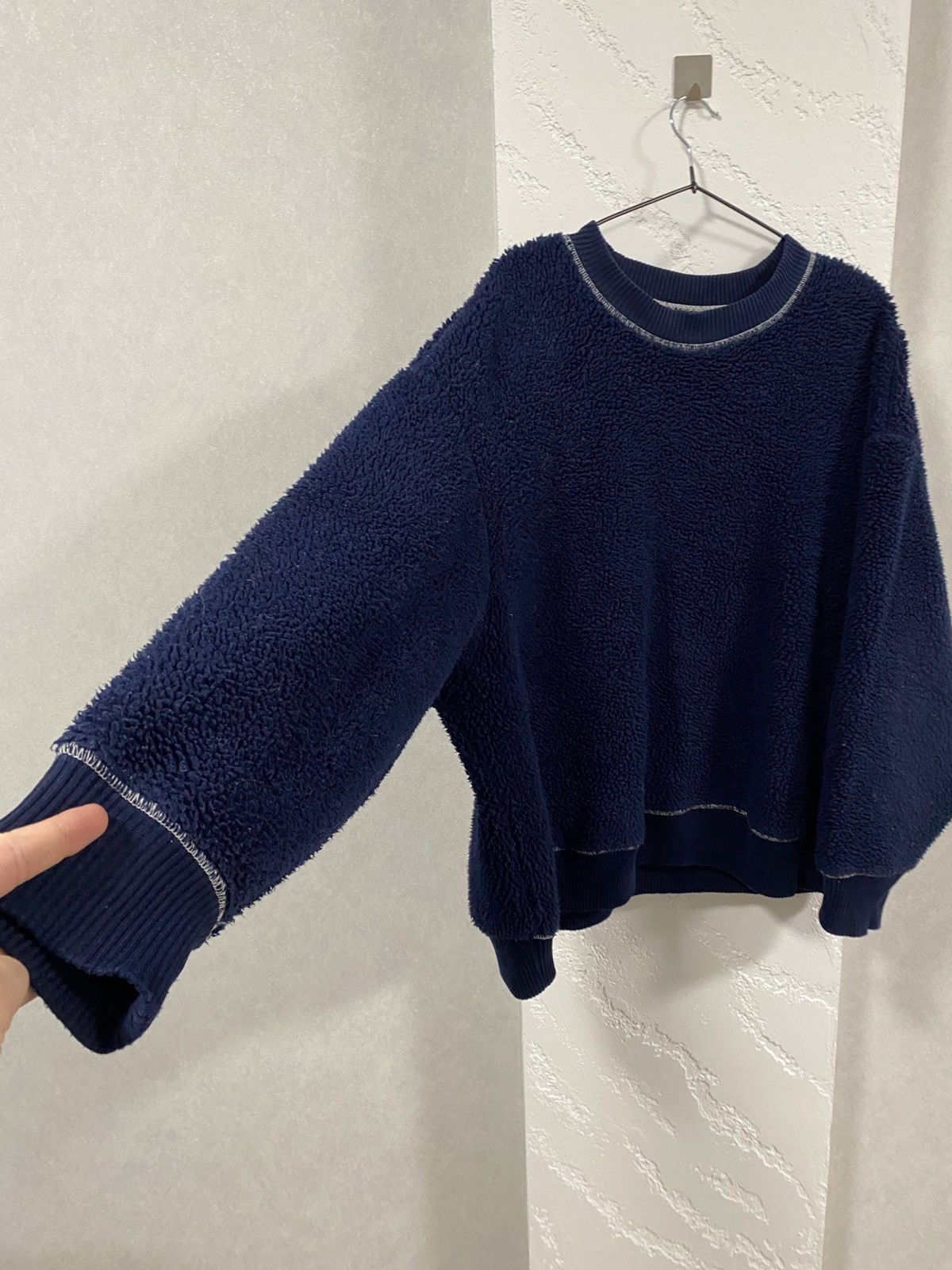 Japanese Brand Uniqlo JW Anderson Unisex Boa Fleece Oversized Sweatshirt Size US L / EU 52-54 / 3 - 2 Thumbnail