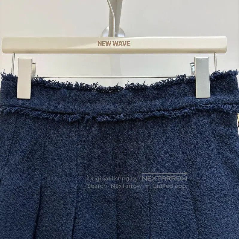 Thom Browne Thom Browne Navy Pleated Skirt for Women . Size 27" / US 4 / IT 40 - 2 Thumbnail